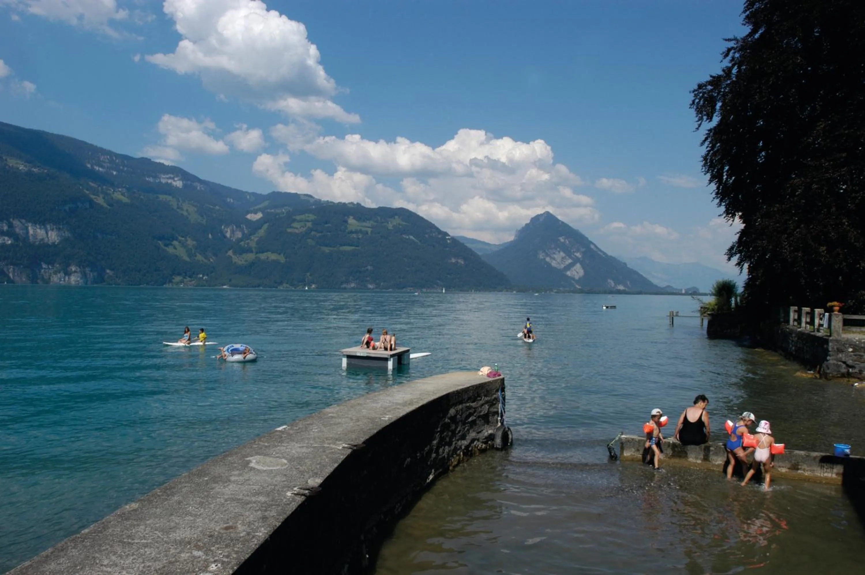 Lake view in Leissigen Youth Hostel