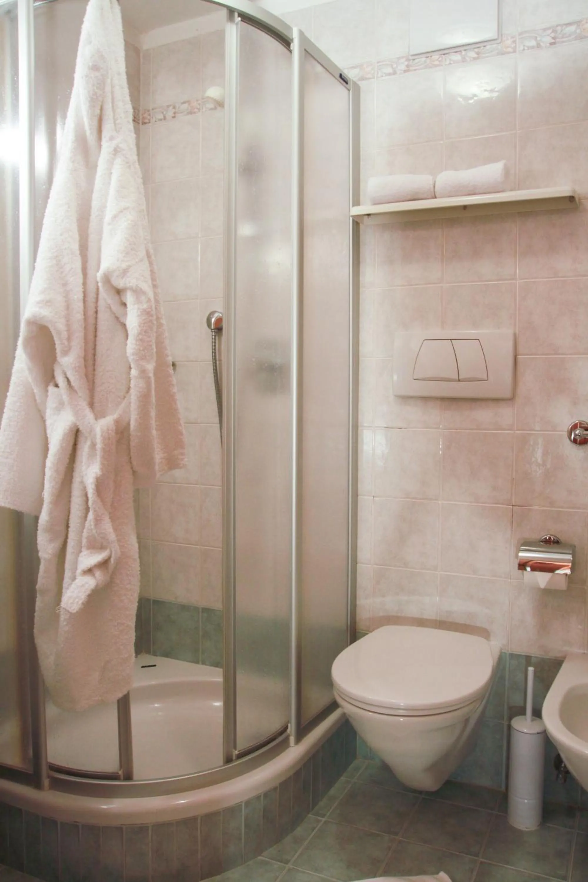 Shower in Residence Salvan