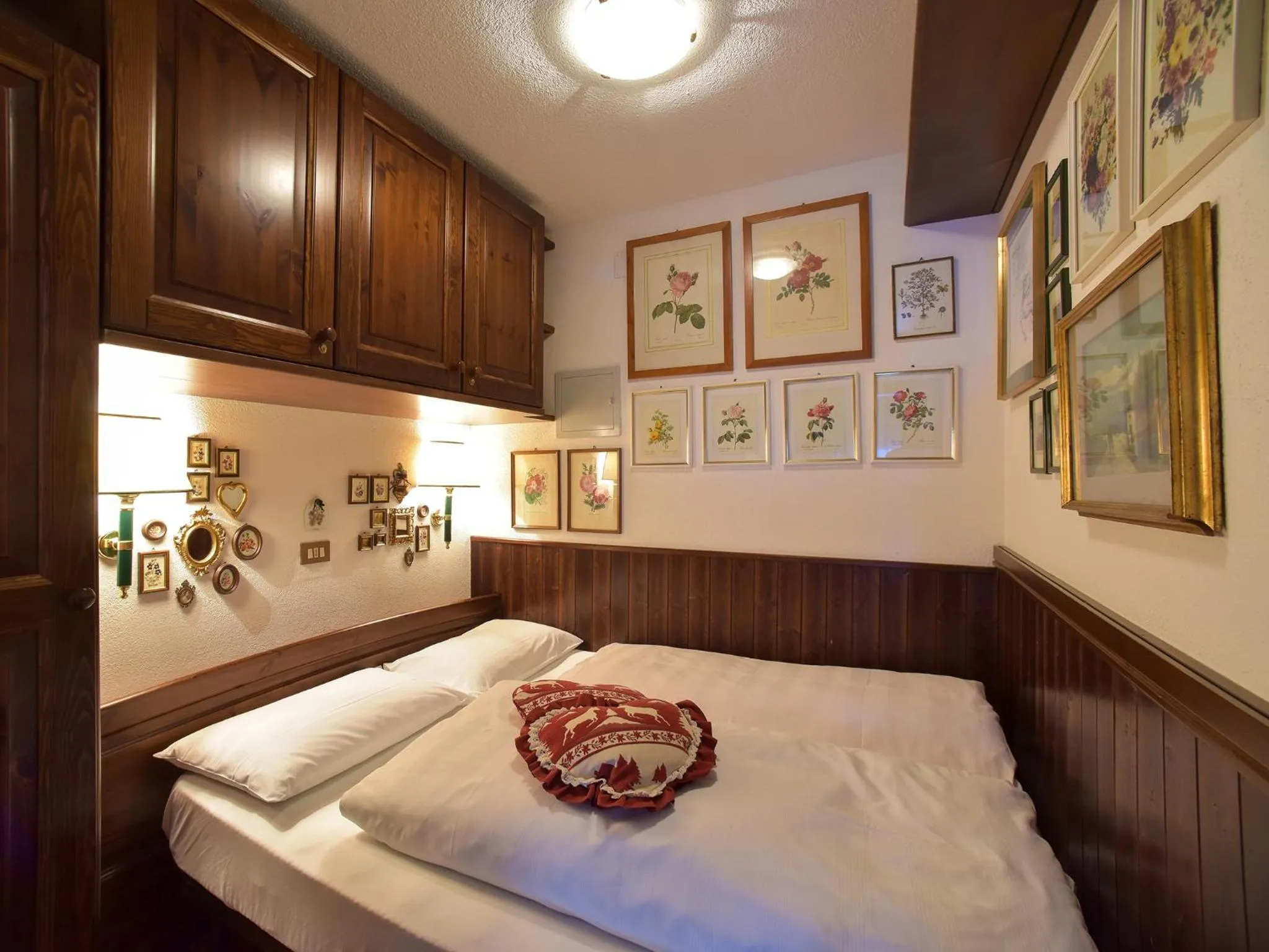 Bedroom, Bed in Residence Salvan