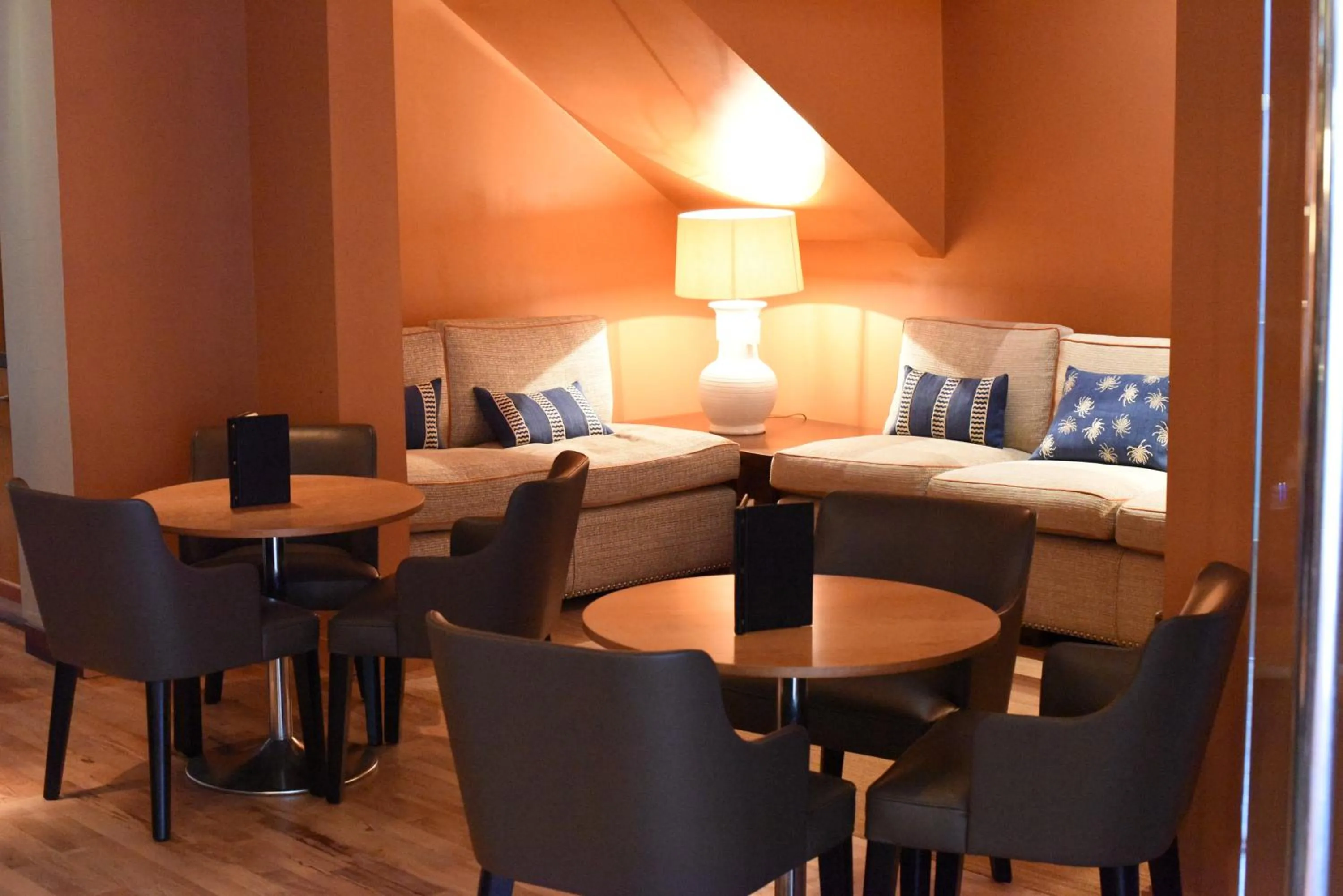 Lounge or bar, Bed in Hart's Hotel