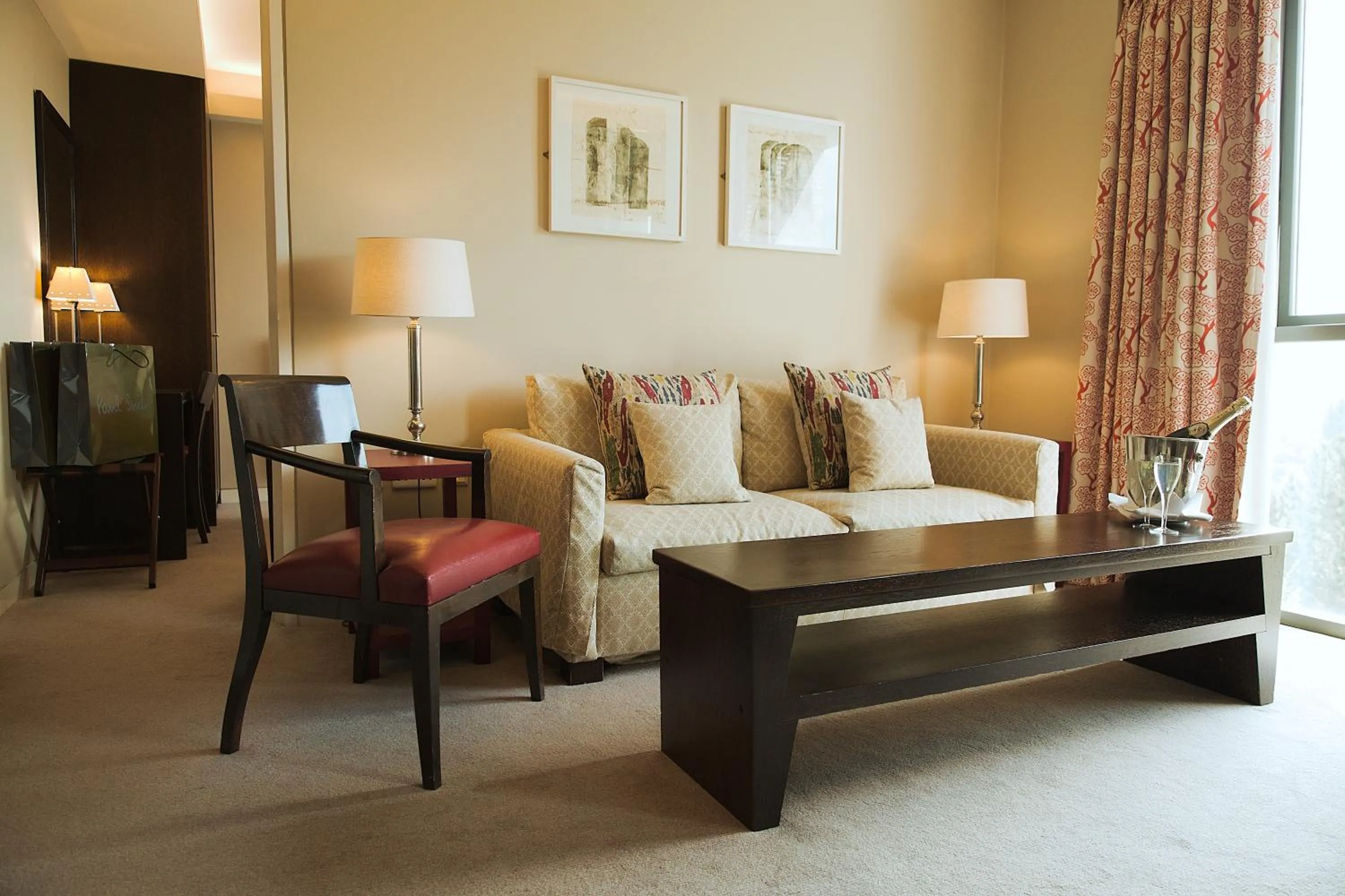 Living room in Hart's Hotel