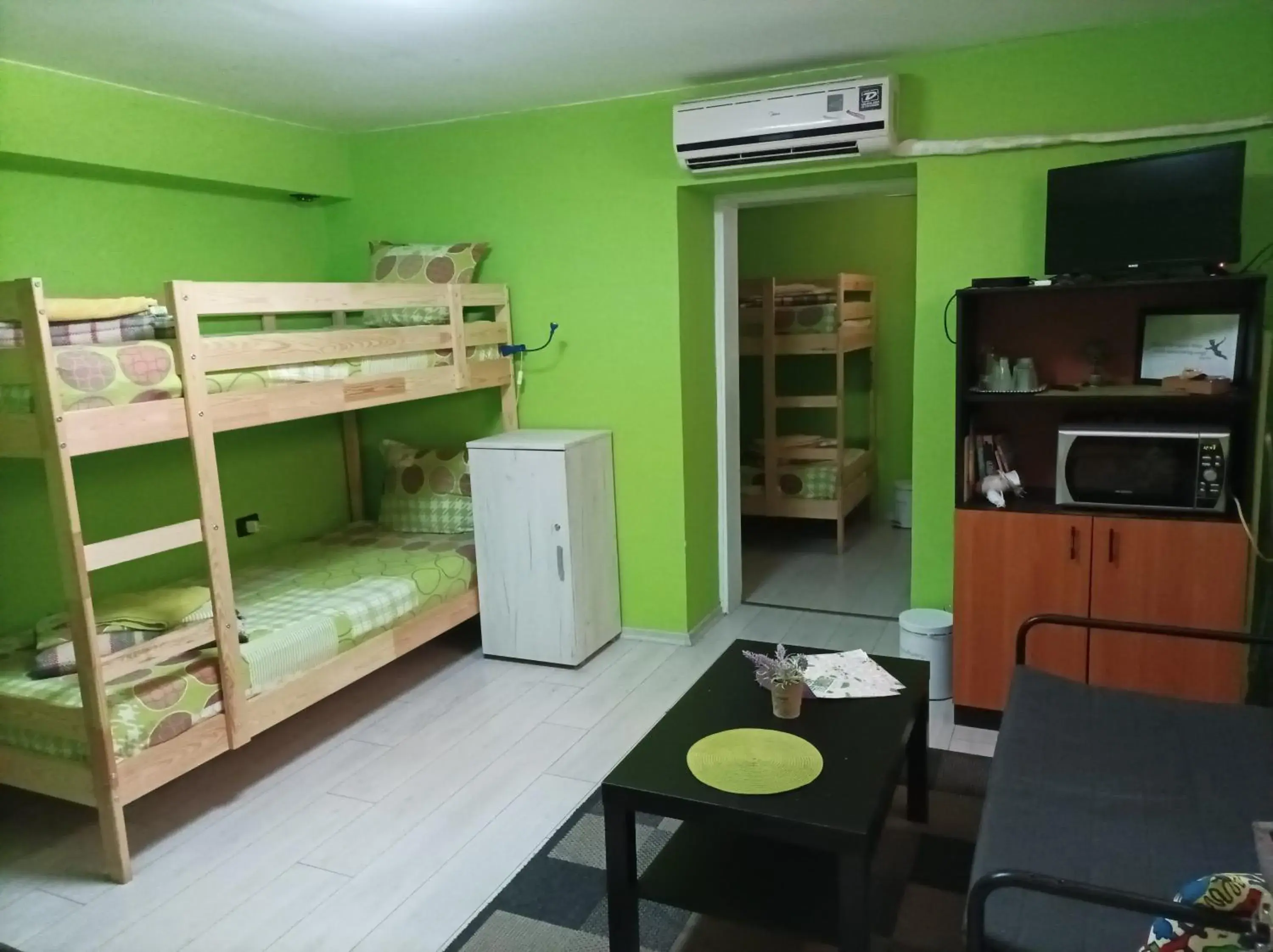 Quadruple Room with Private External Bathroom in Peter Pan House Quadruple Room with Private External Bathroom in Peter Pan House