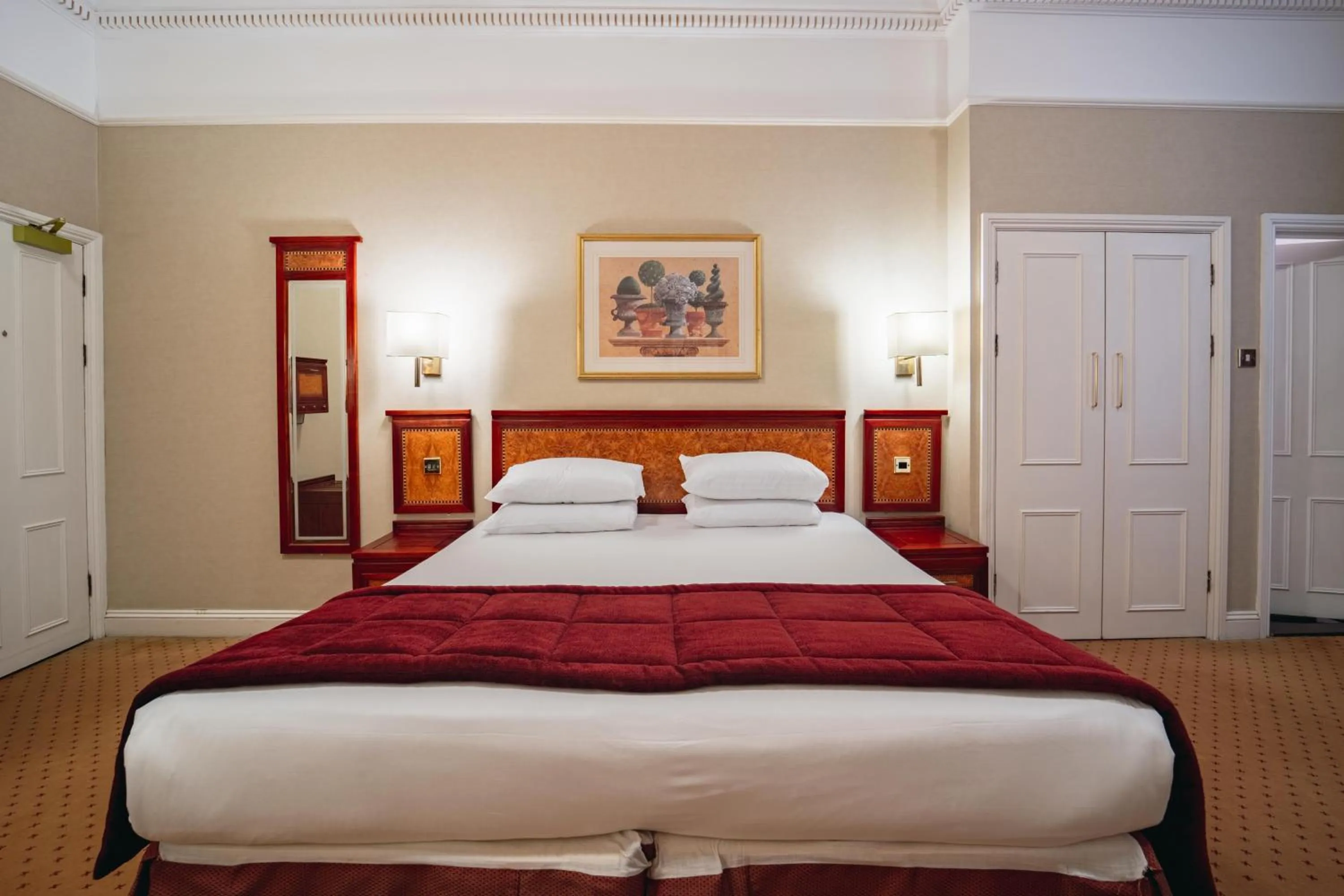 Bed in Grange Clarendon Hotel