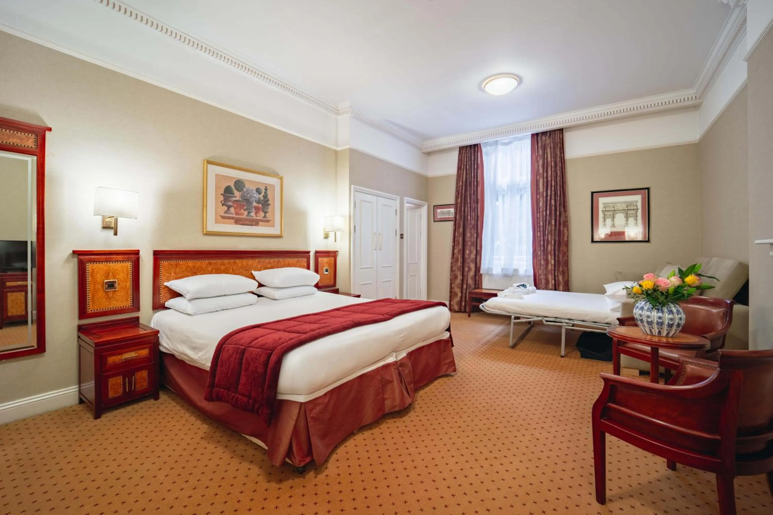 Bed in Grange Clarendon Hotel