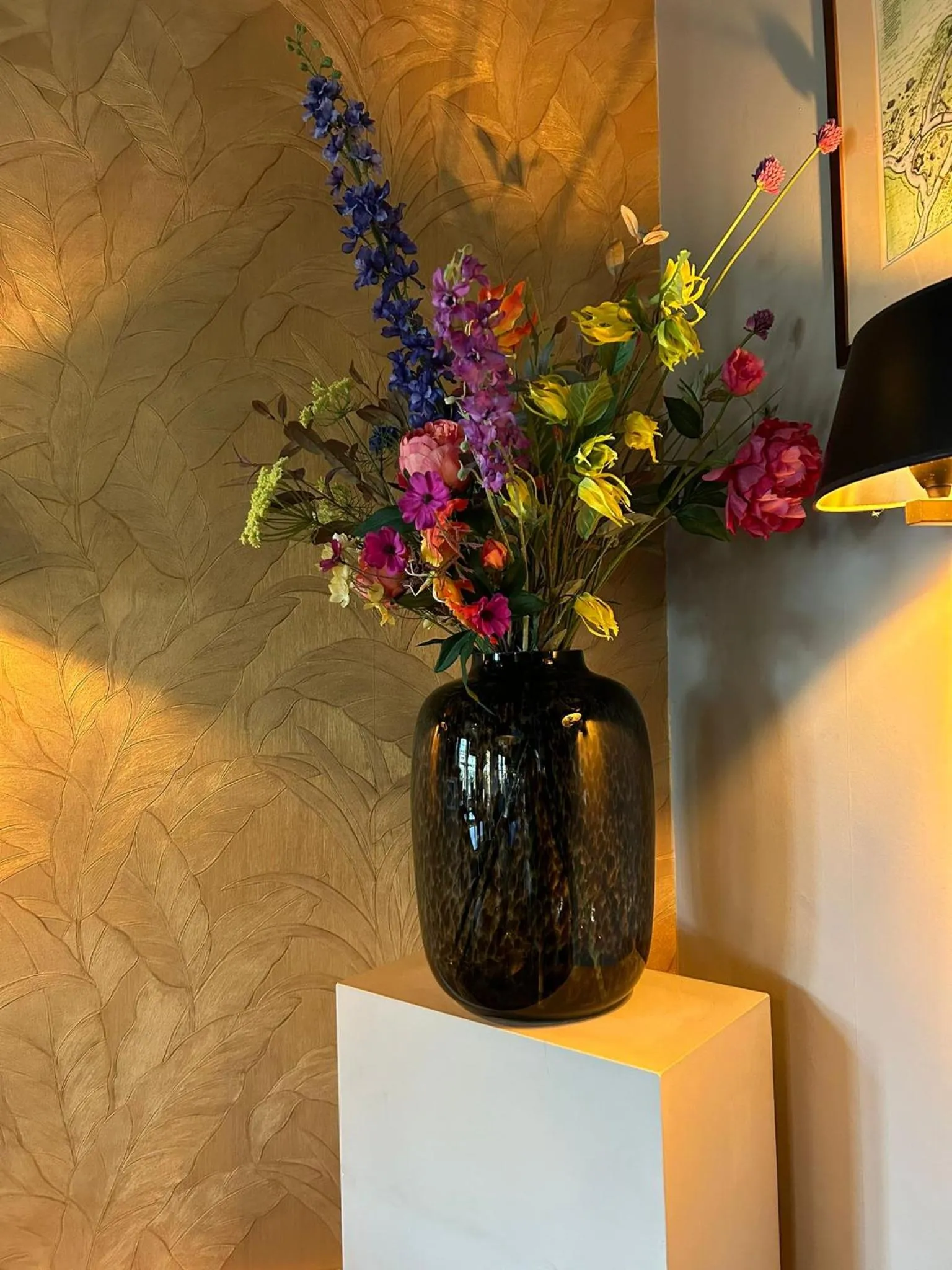 Decorative detail in De Gouden Molen