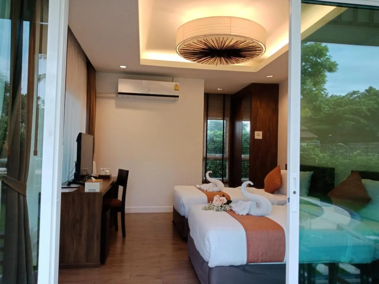 Bed in Keang Kluen Talay Resort