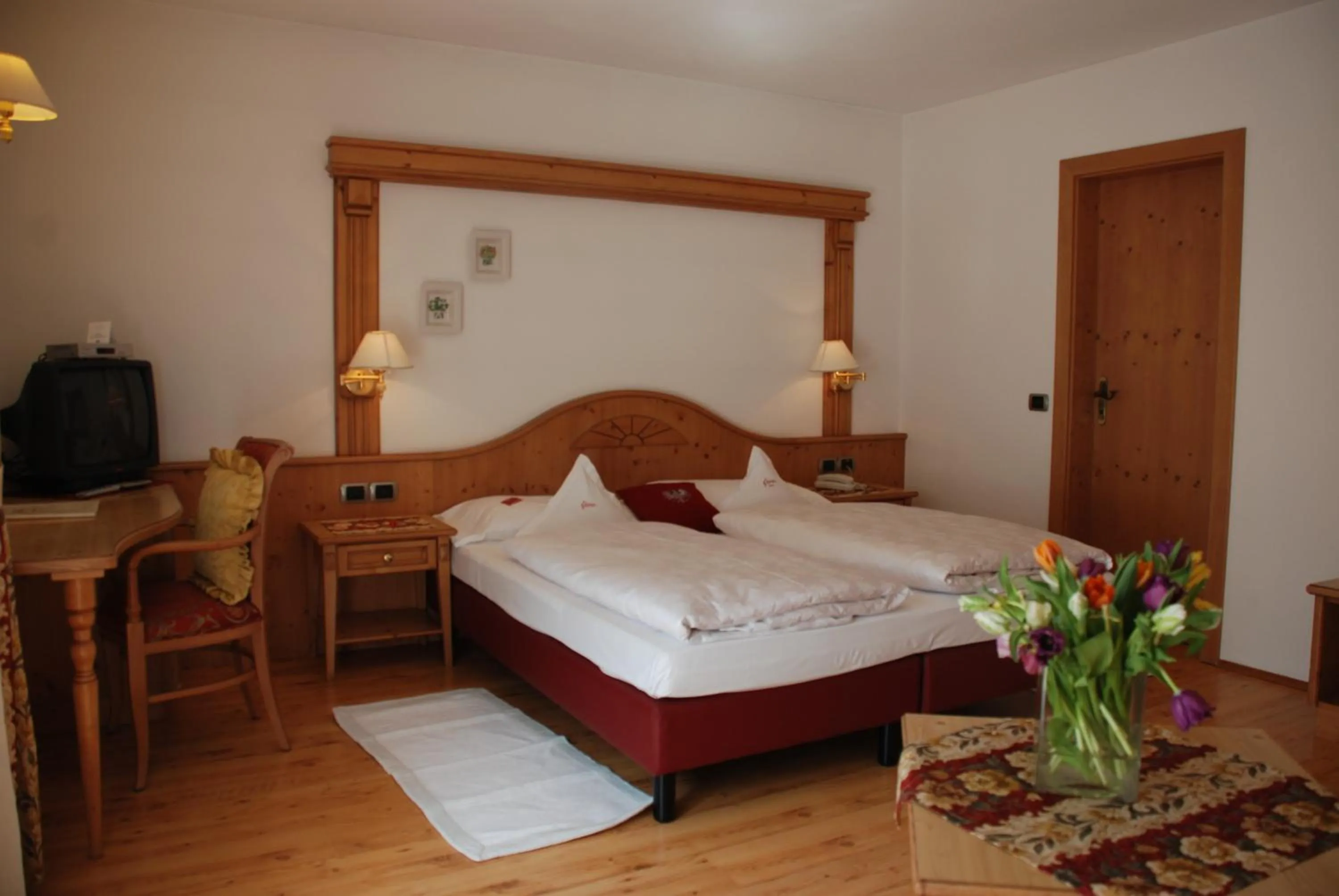 Photo of the whole room, Bed in Hotel Flora