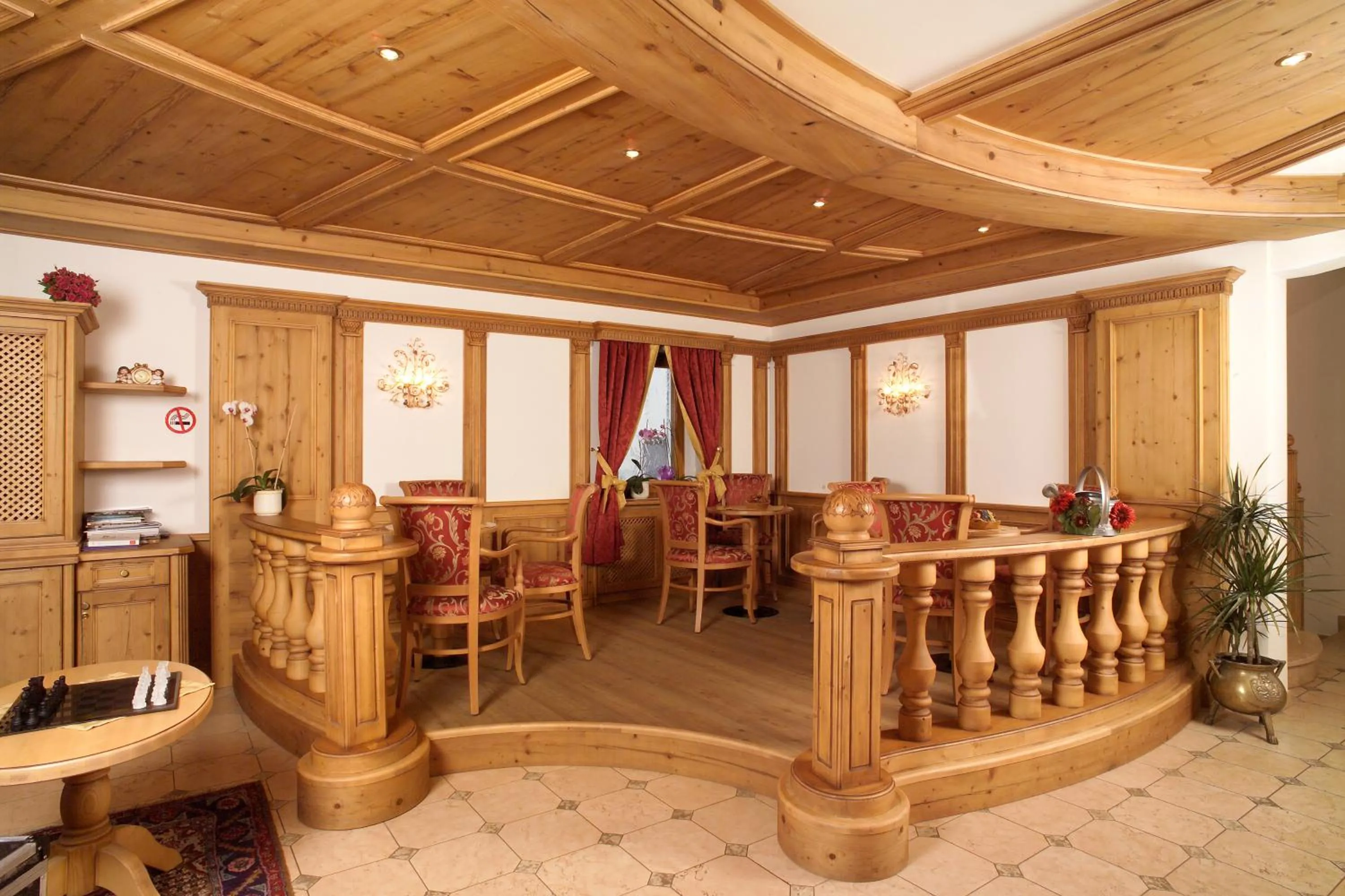 Restaurant/places to eat in Hotel Flora