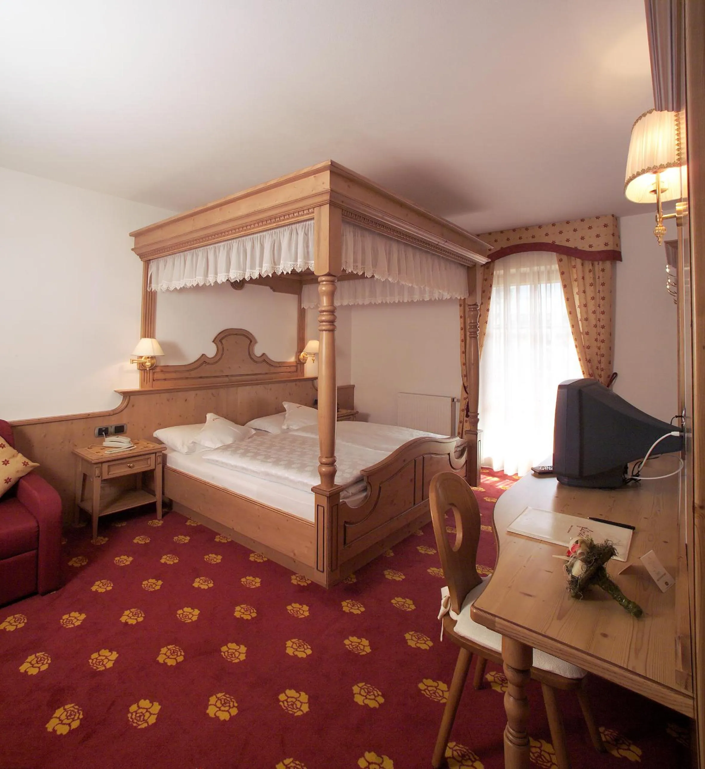 Photo of the whole room, Bed in Hotel Flora