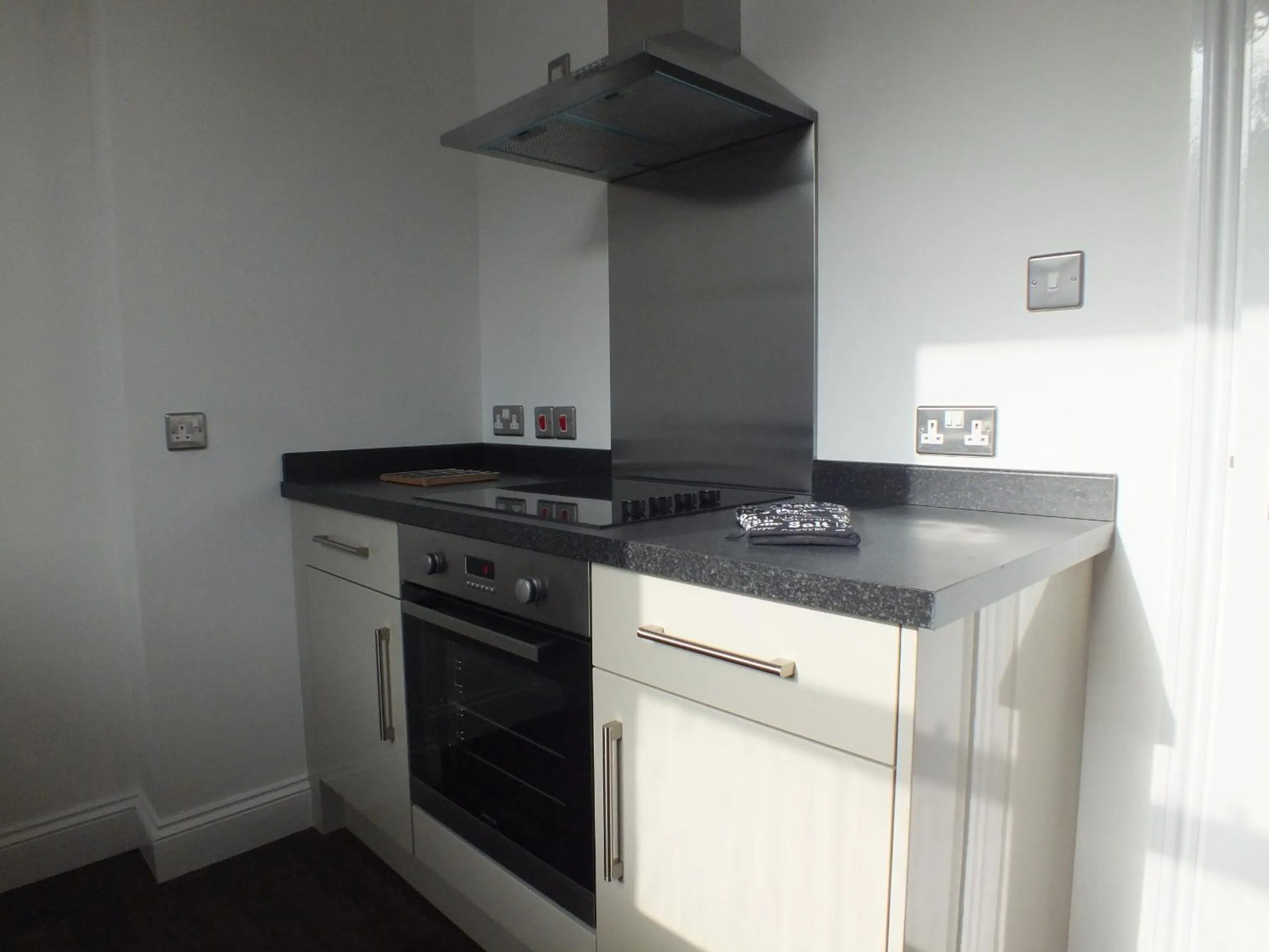 Kitchen or kitchenette in Lower Pantiles Apartment
