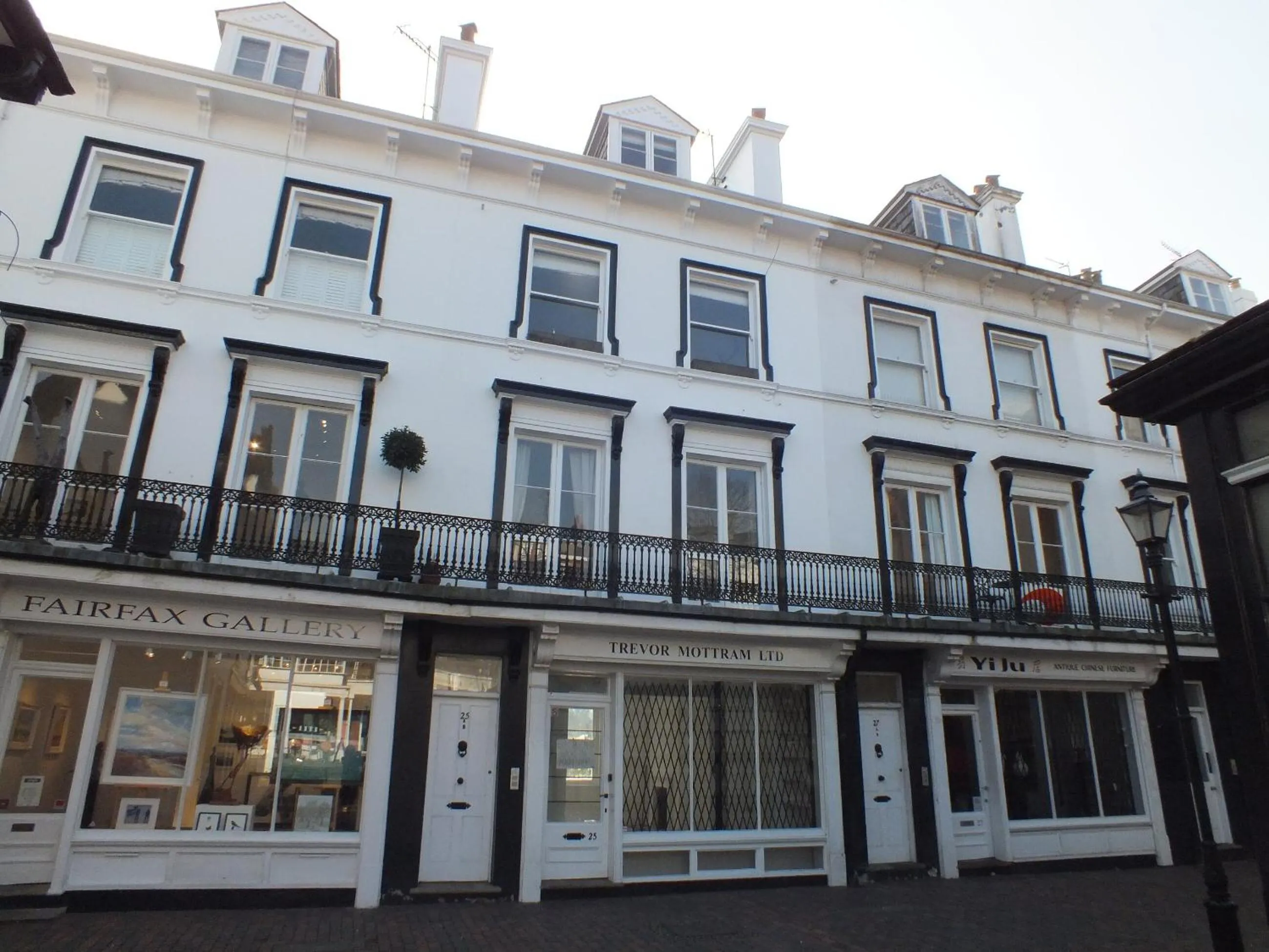 Property building in Lower Pantiles Apartment