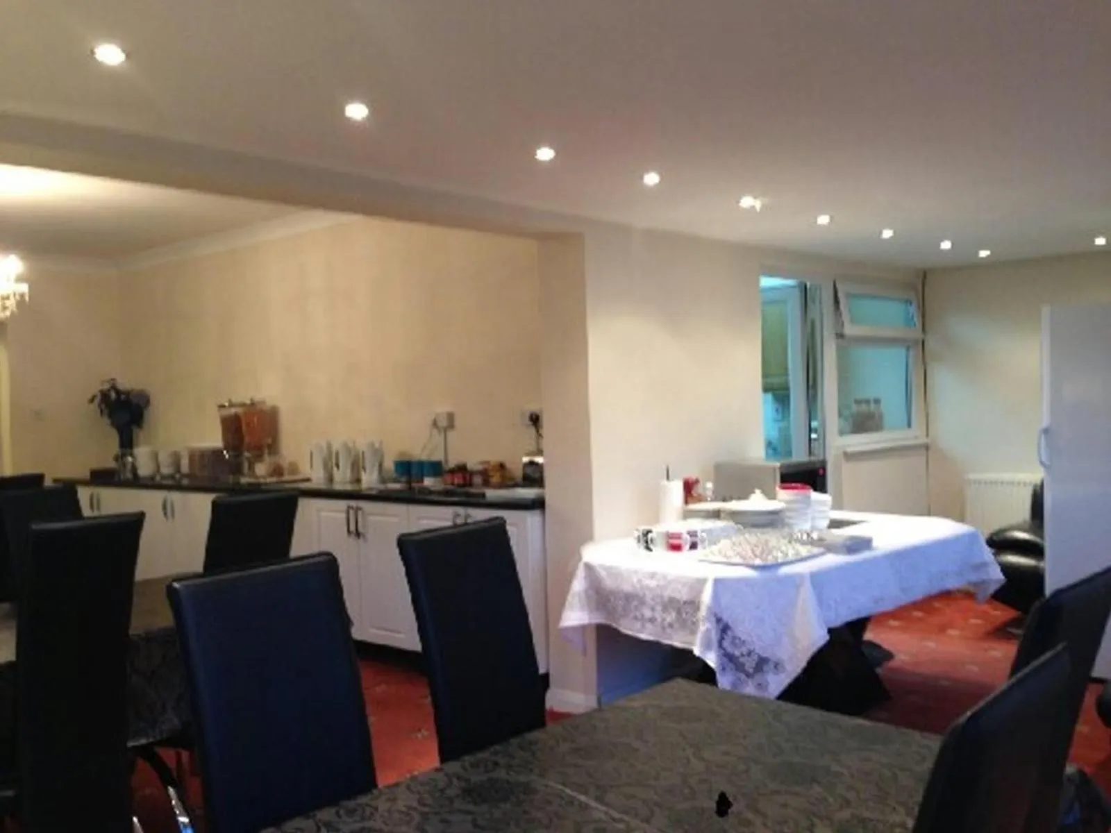 Restaurant/places to eat in London Heathrow Guesthouse