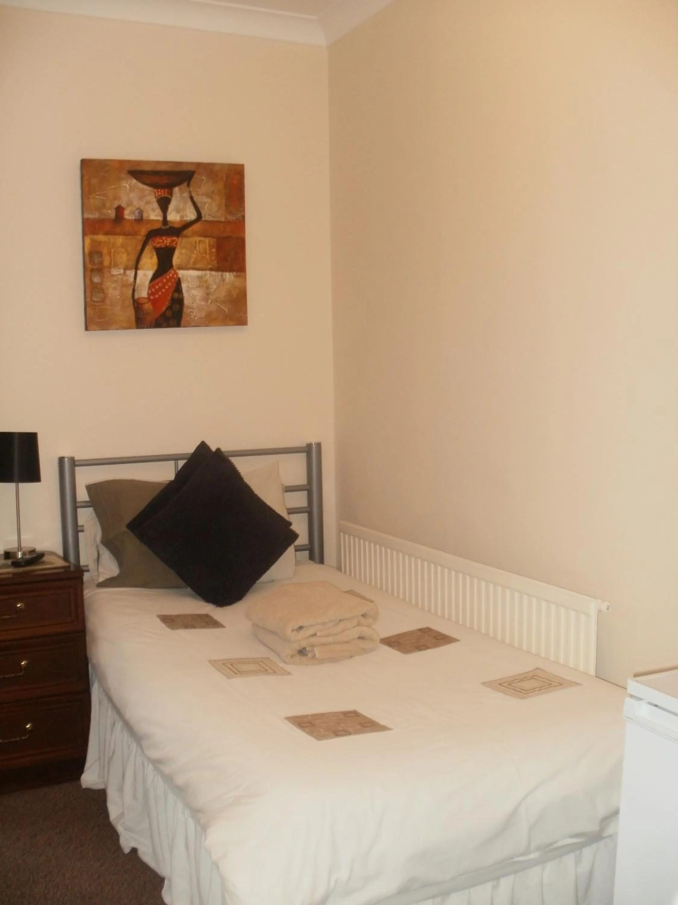 Bed in London Heathrow Guesthouse