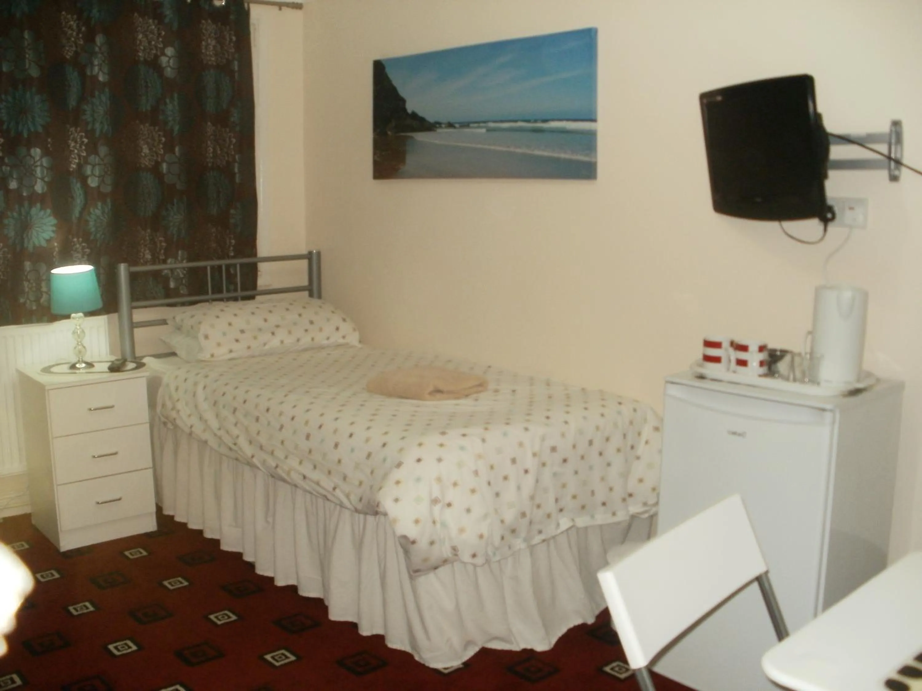 Bed in London Heathrow Guesthouse