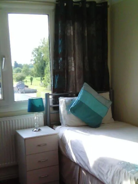 Day, Bed in London Heathrow Guesthouse