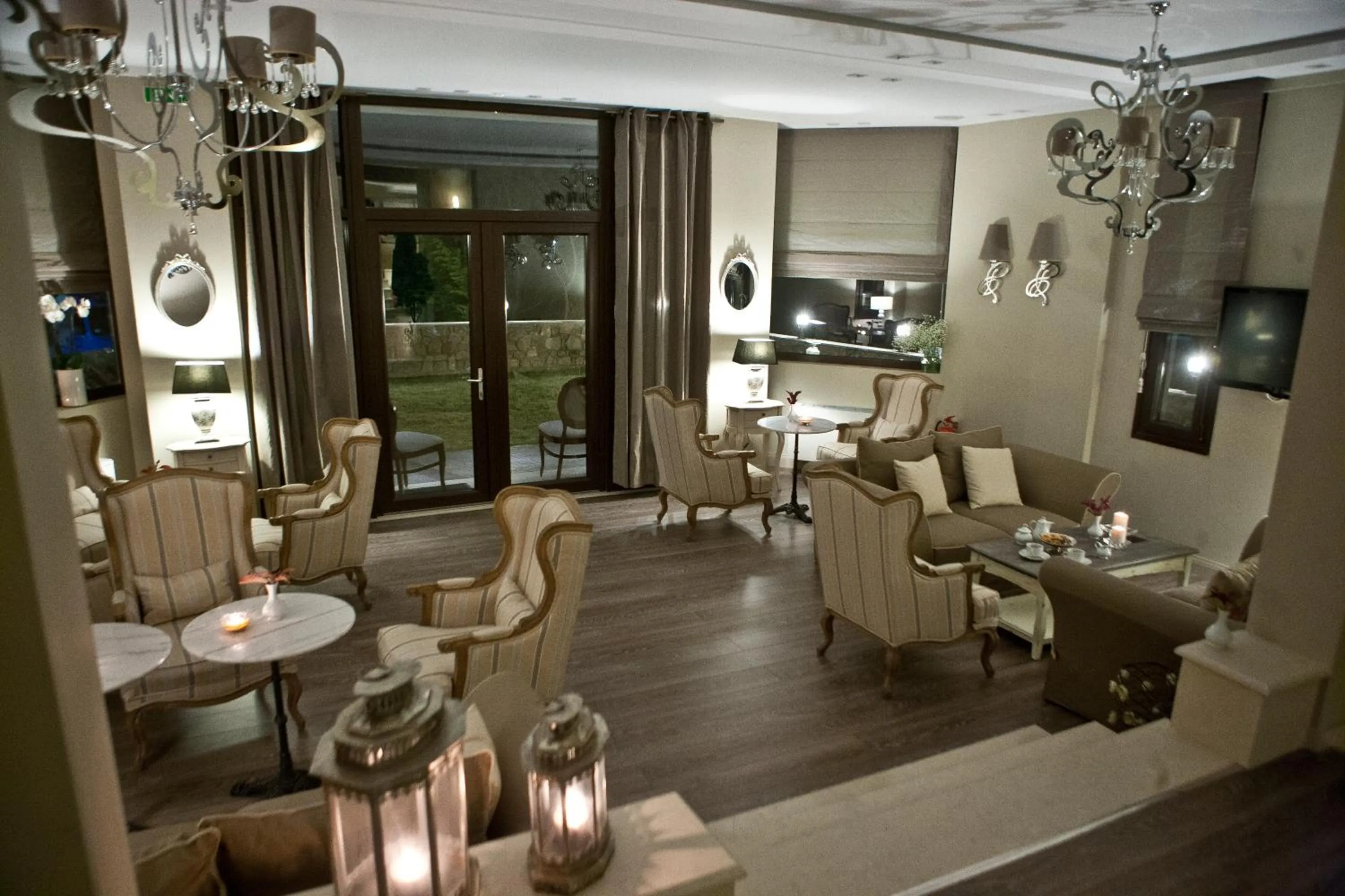 Restaurant/places to eat in Melies Boutique Hotel