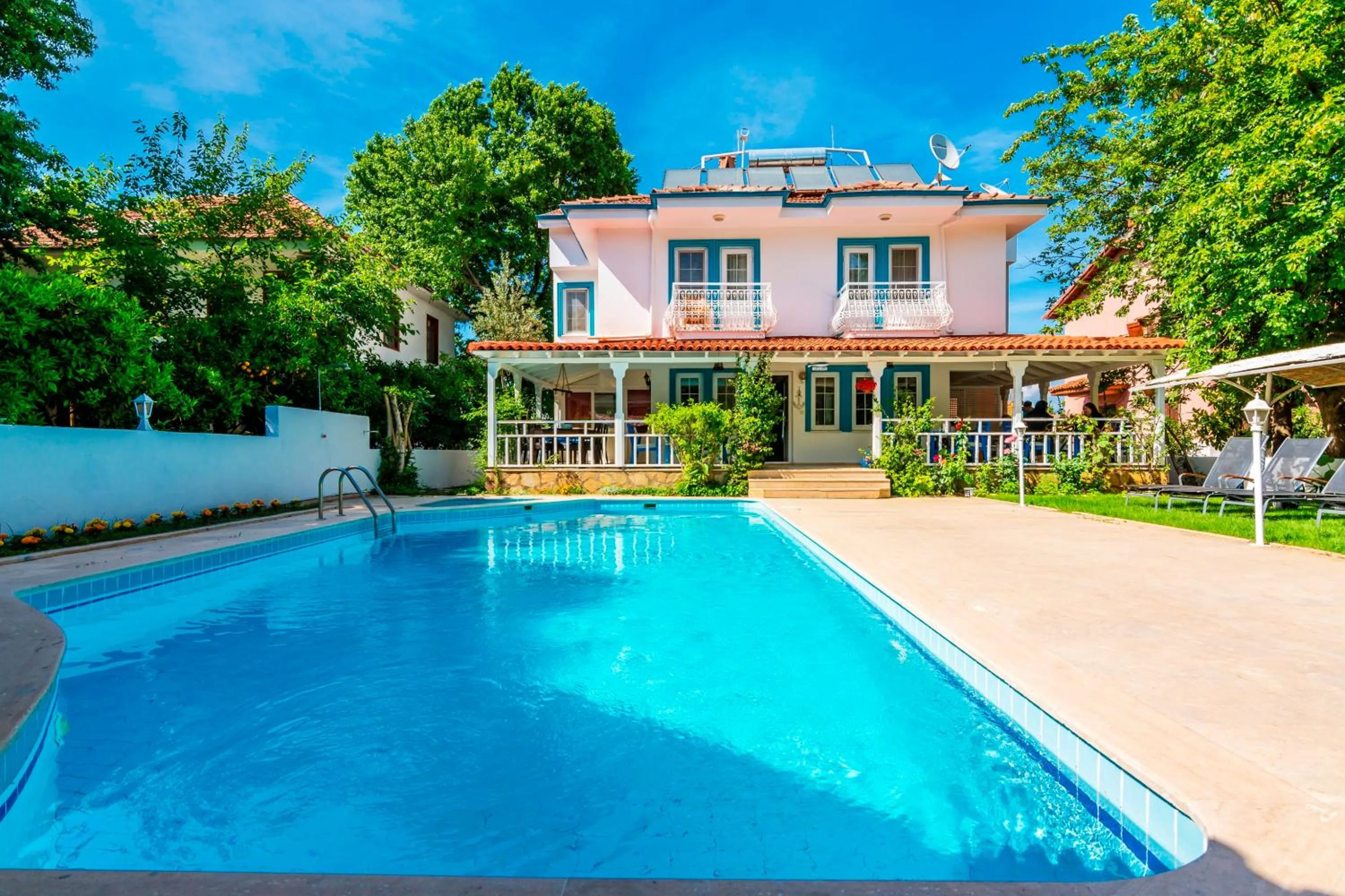 Garden in Calypso Cozy Suites