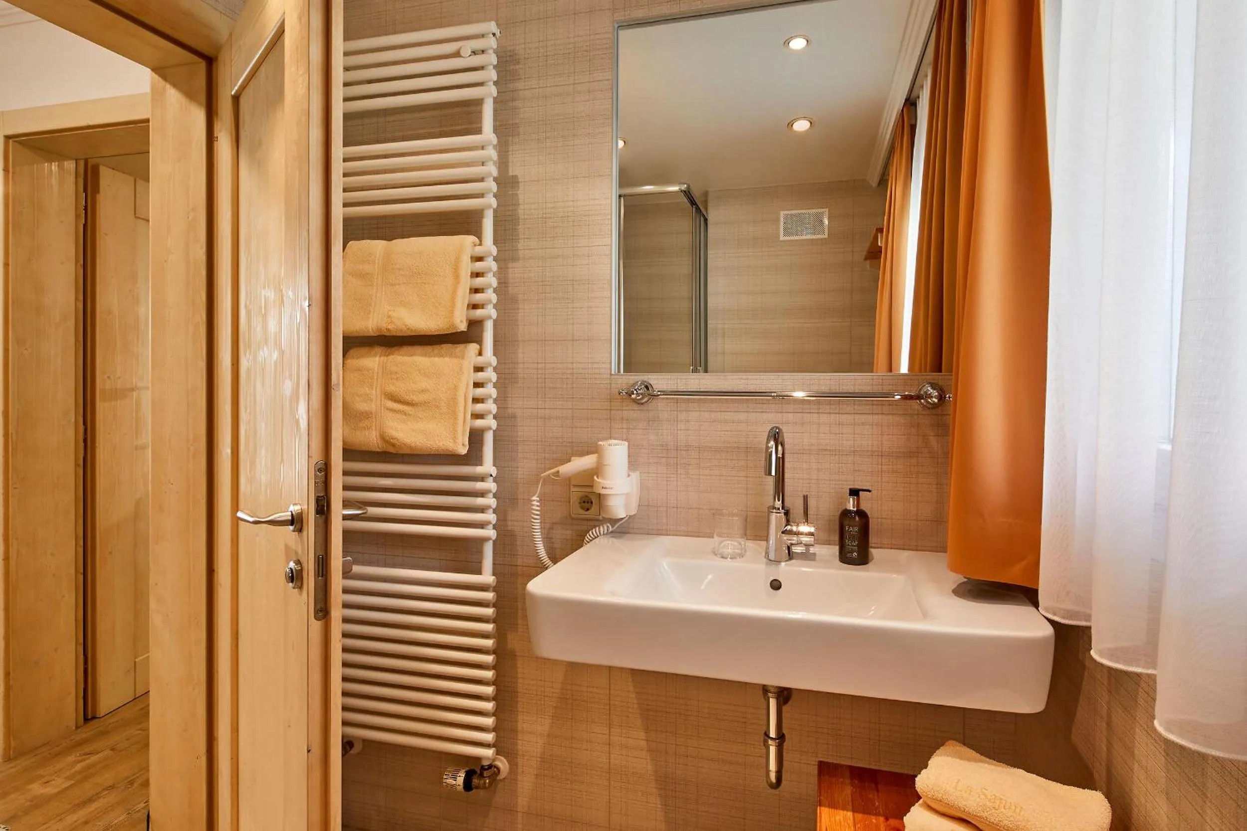 Bathroom in Appartamenti La Sajun & Les Viles