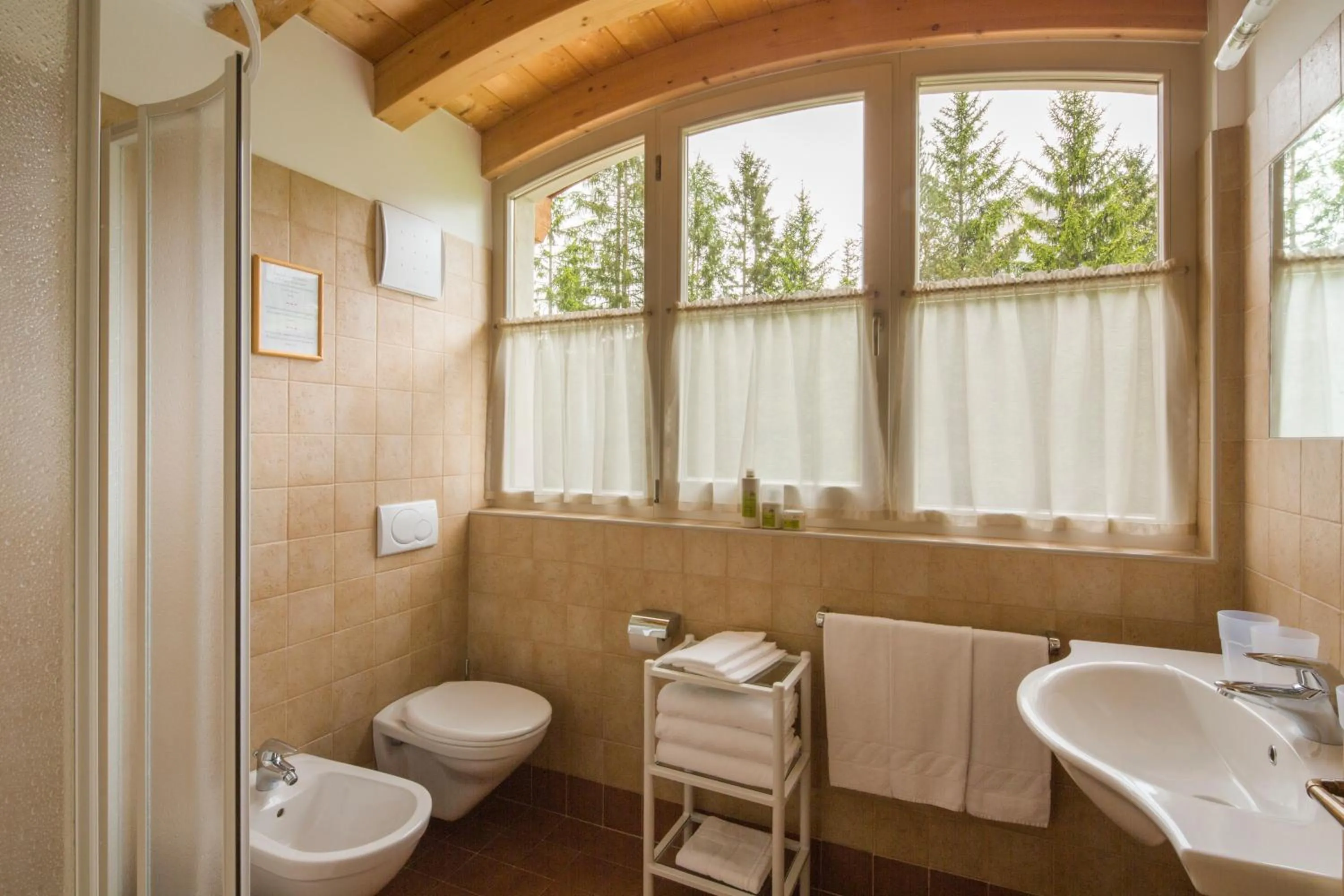 Bathroom in Appartamenti La Sajun & Les Viles