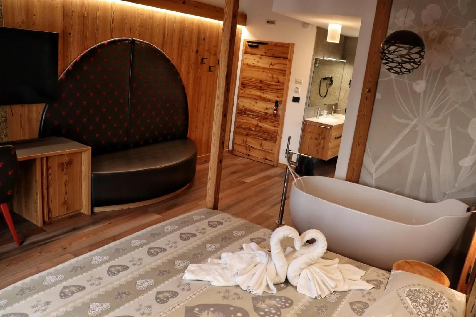 Bed in Hotel Panorama Wellness & Resort