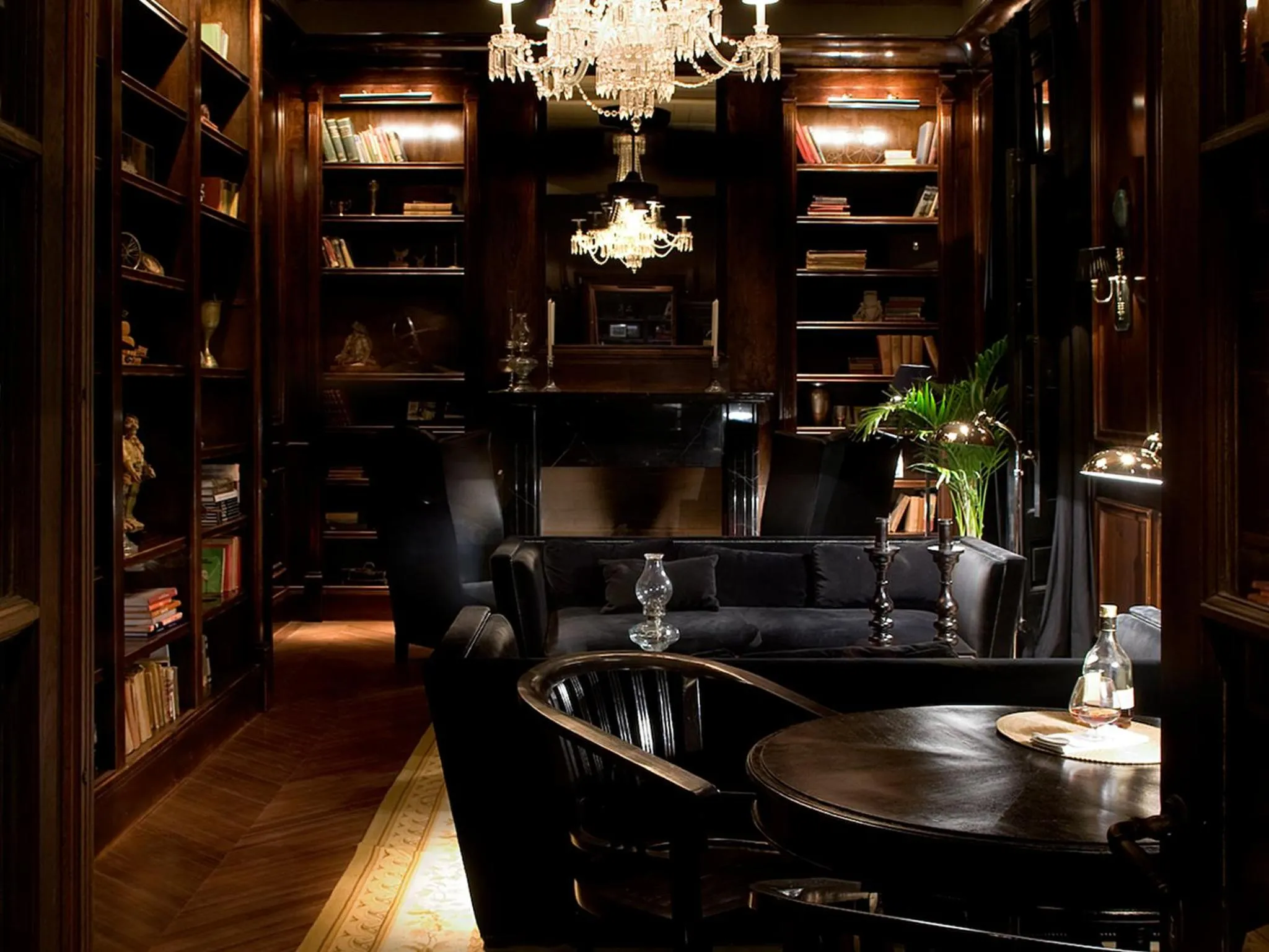 Library in La Alondra, Casa de huéspedes