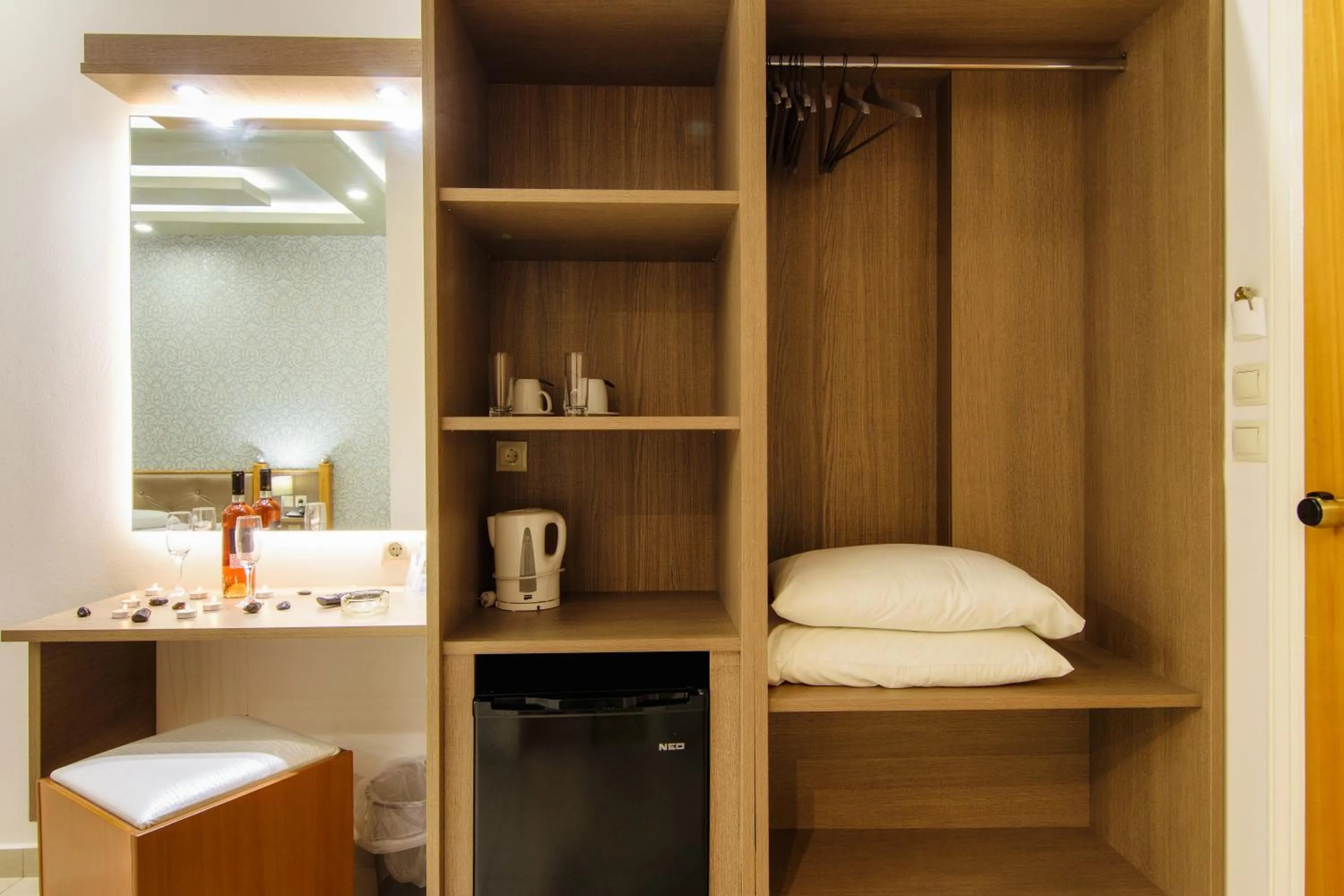 Coffee/tea facilities, Bed in Plaza Pallas