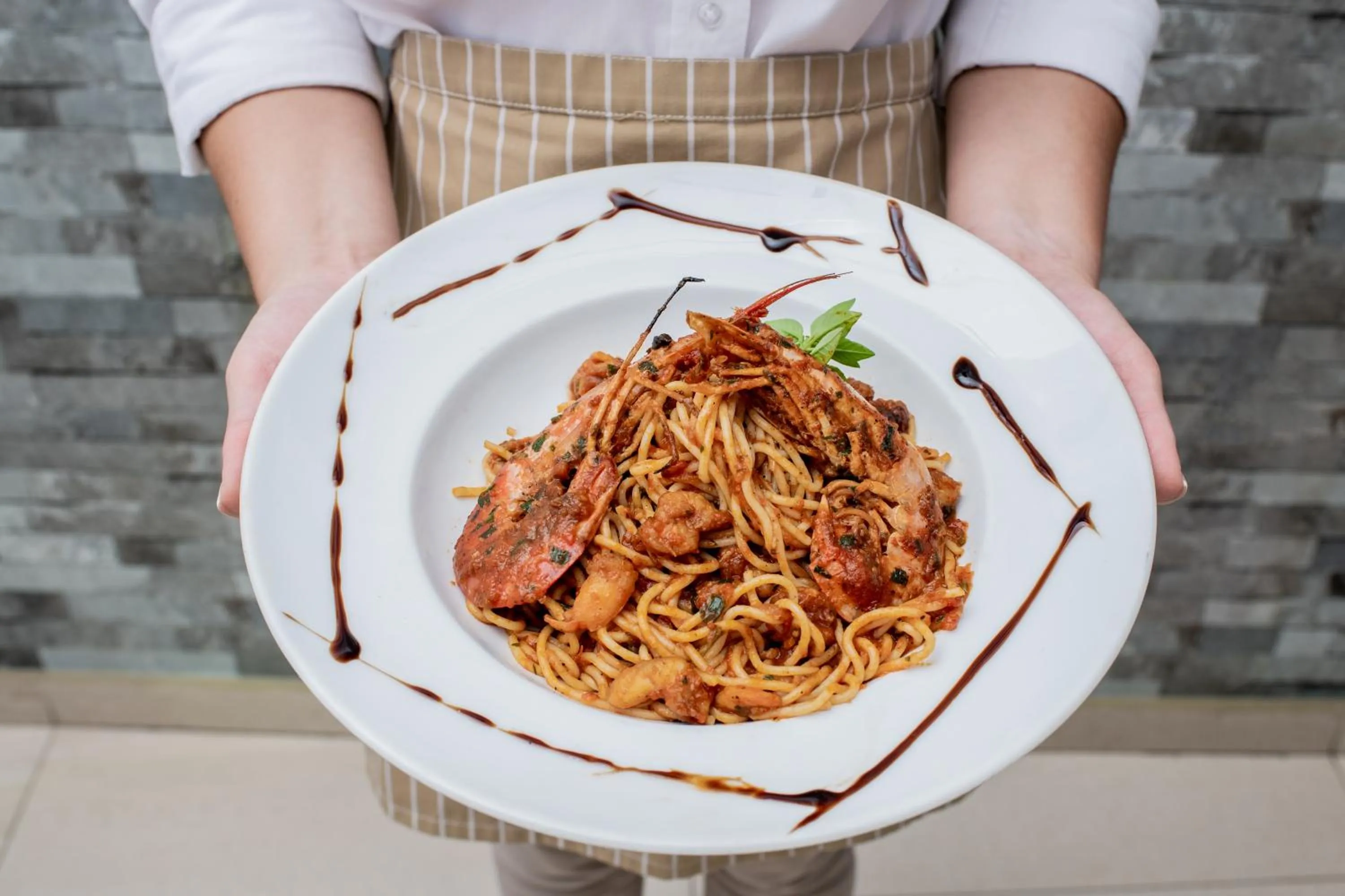 Restaurant/places to eat in Plaza Pallas