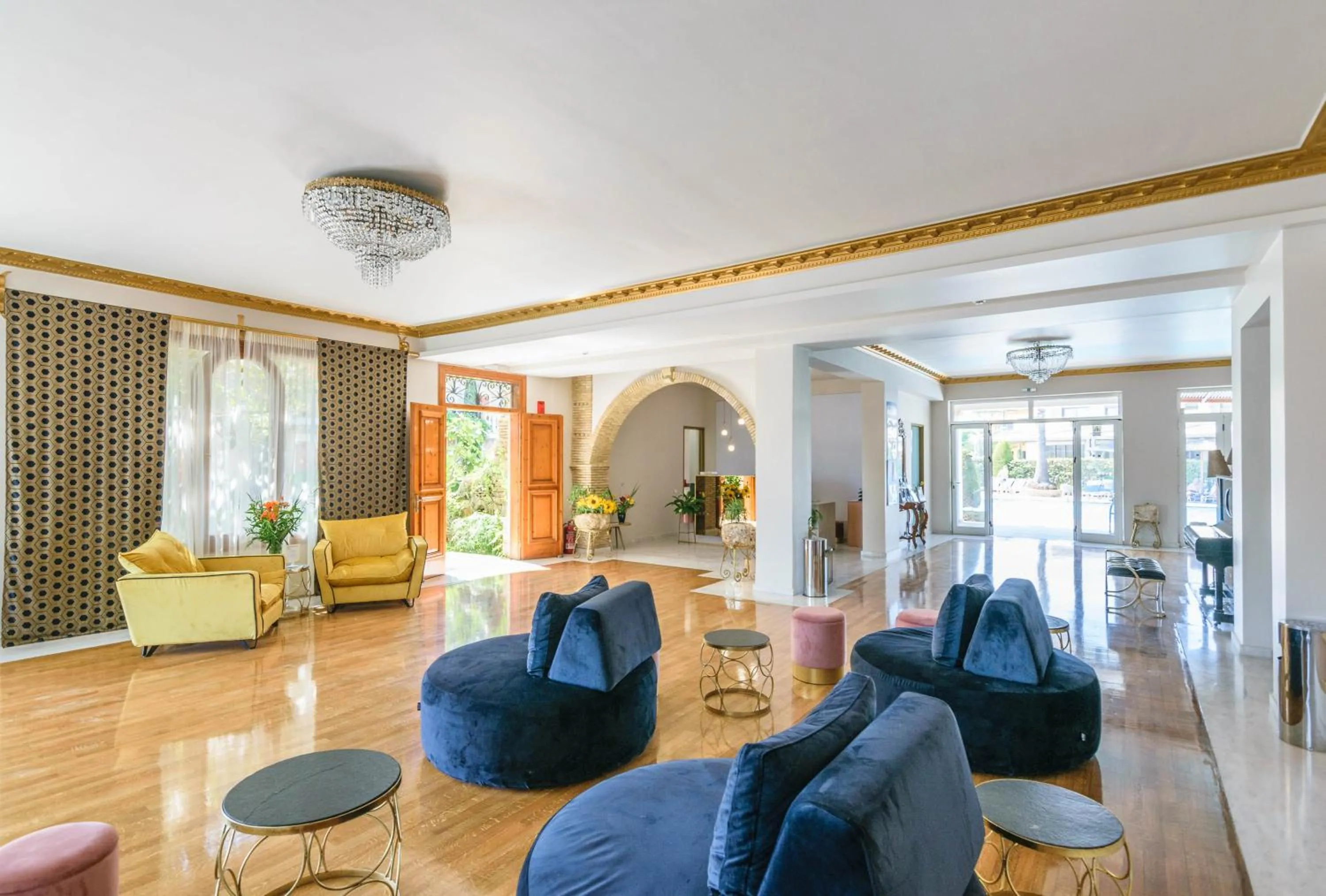 Facade/entrance in Plaza Pallas