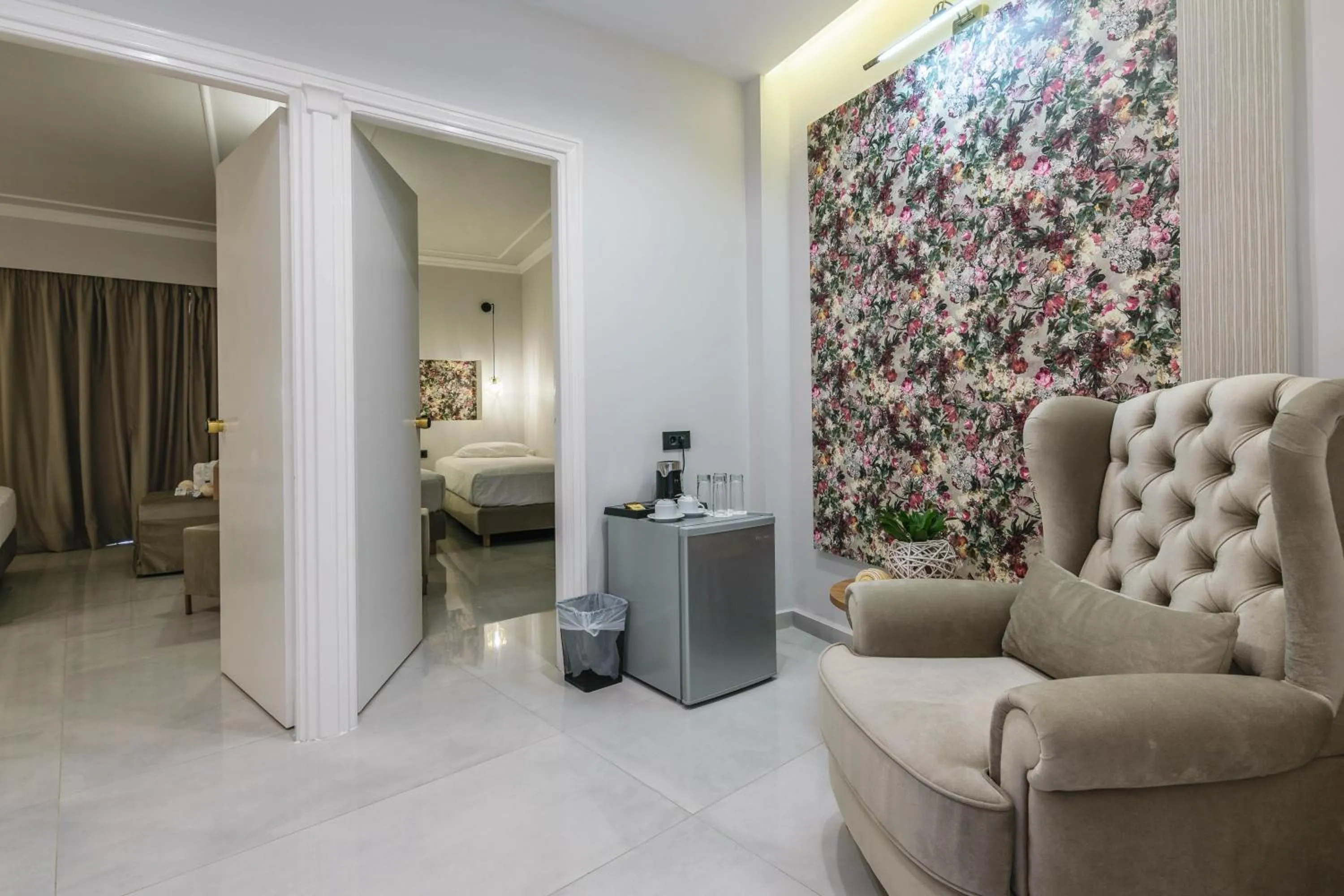 Living room, Bed in Plaza Pallas