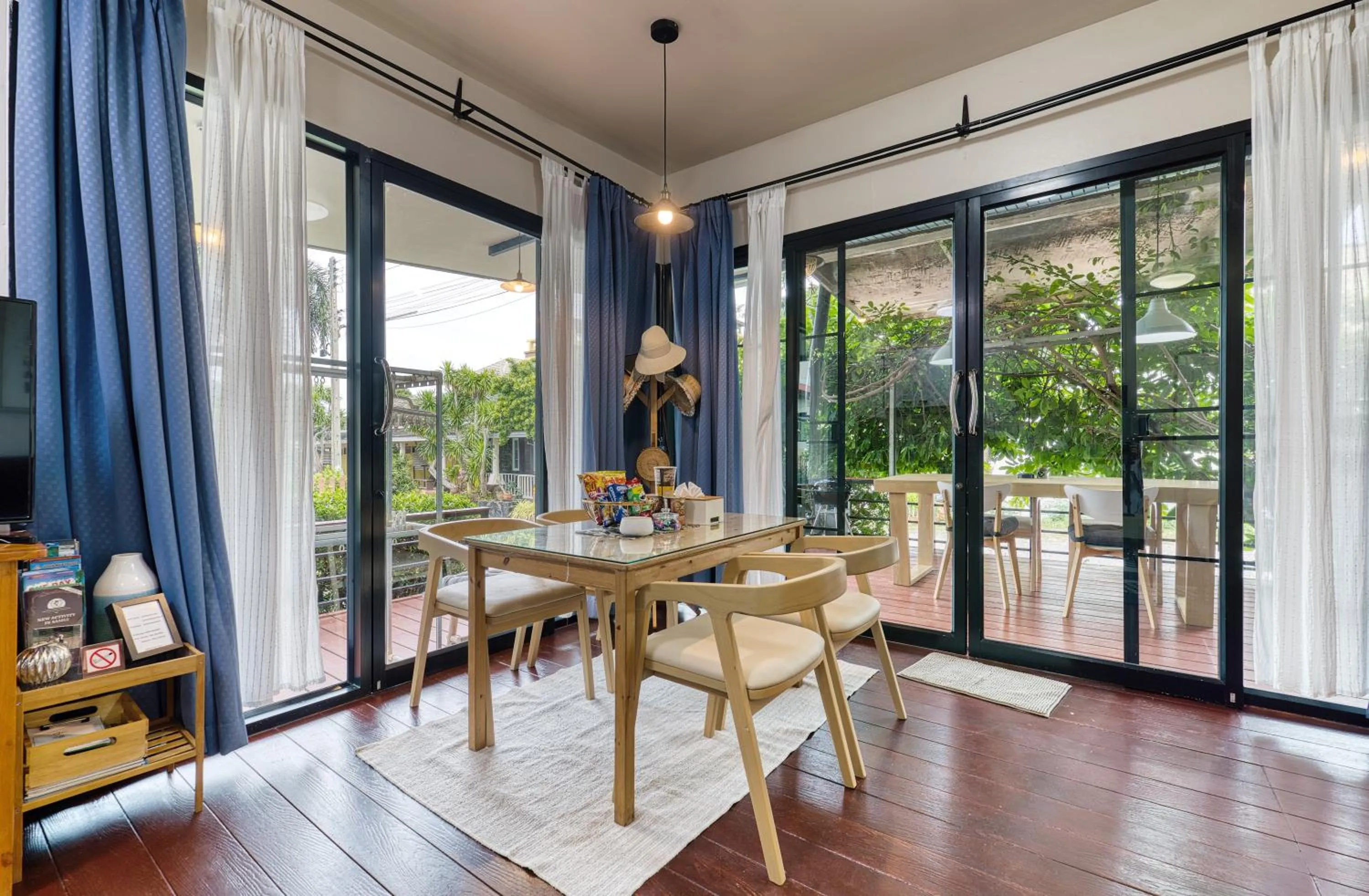 Living room in Jasmine Garden Bungalow