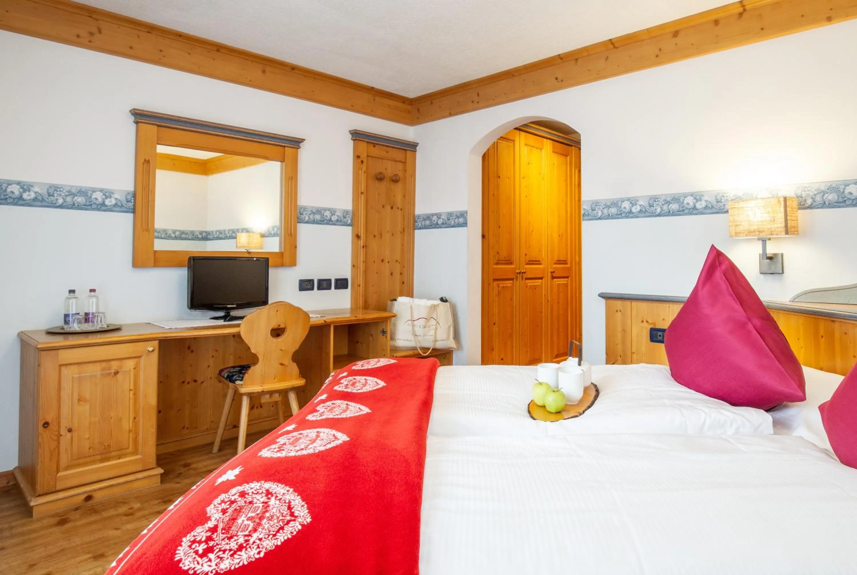 TV and multimedia, Bed in Hotel Cirelle Suite & Spa