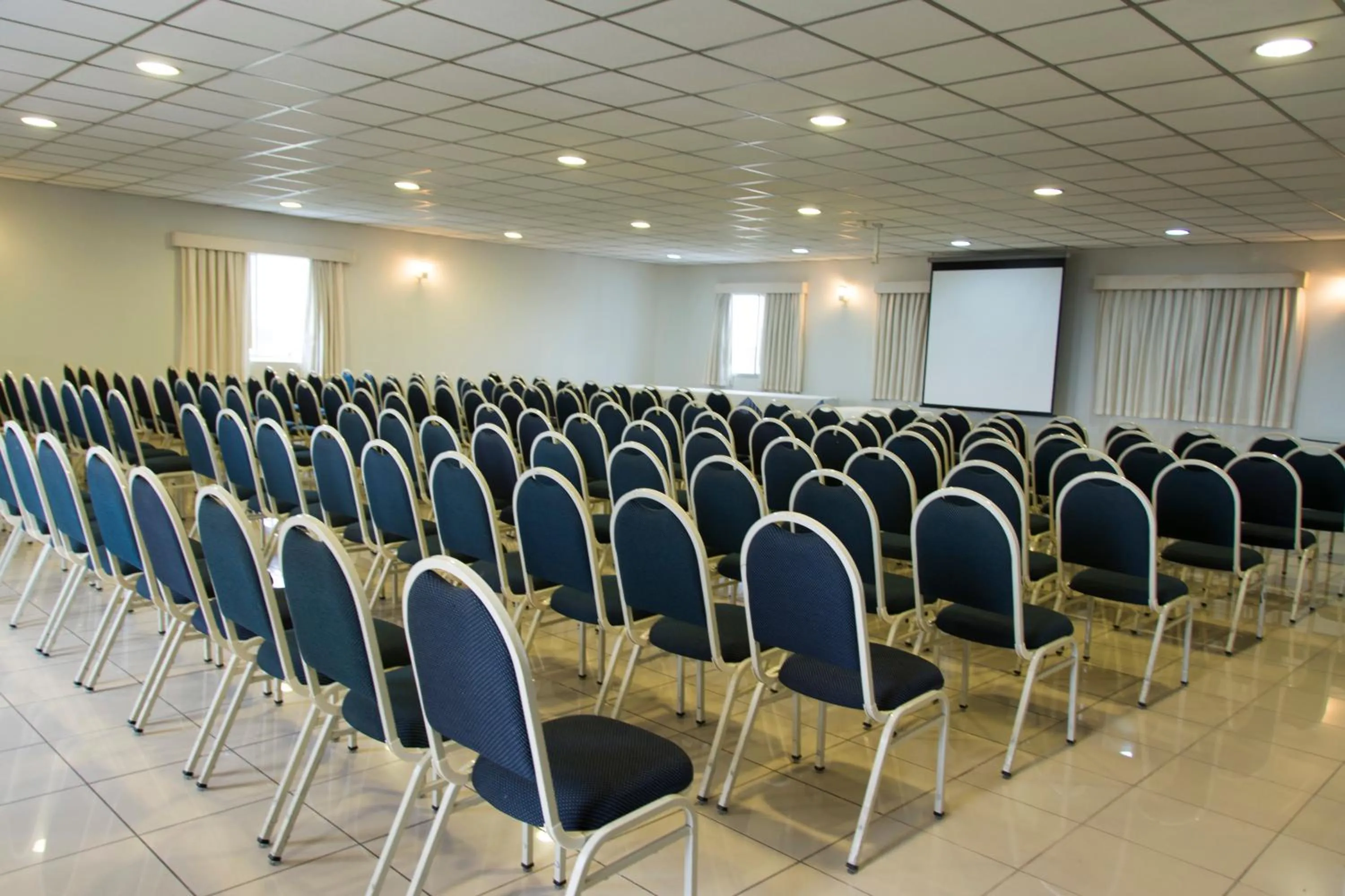 Meeting/conference room in Di Giulio Hotel