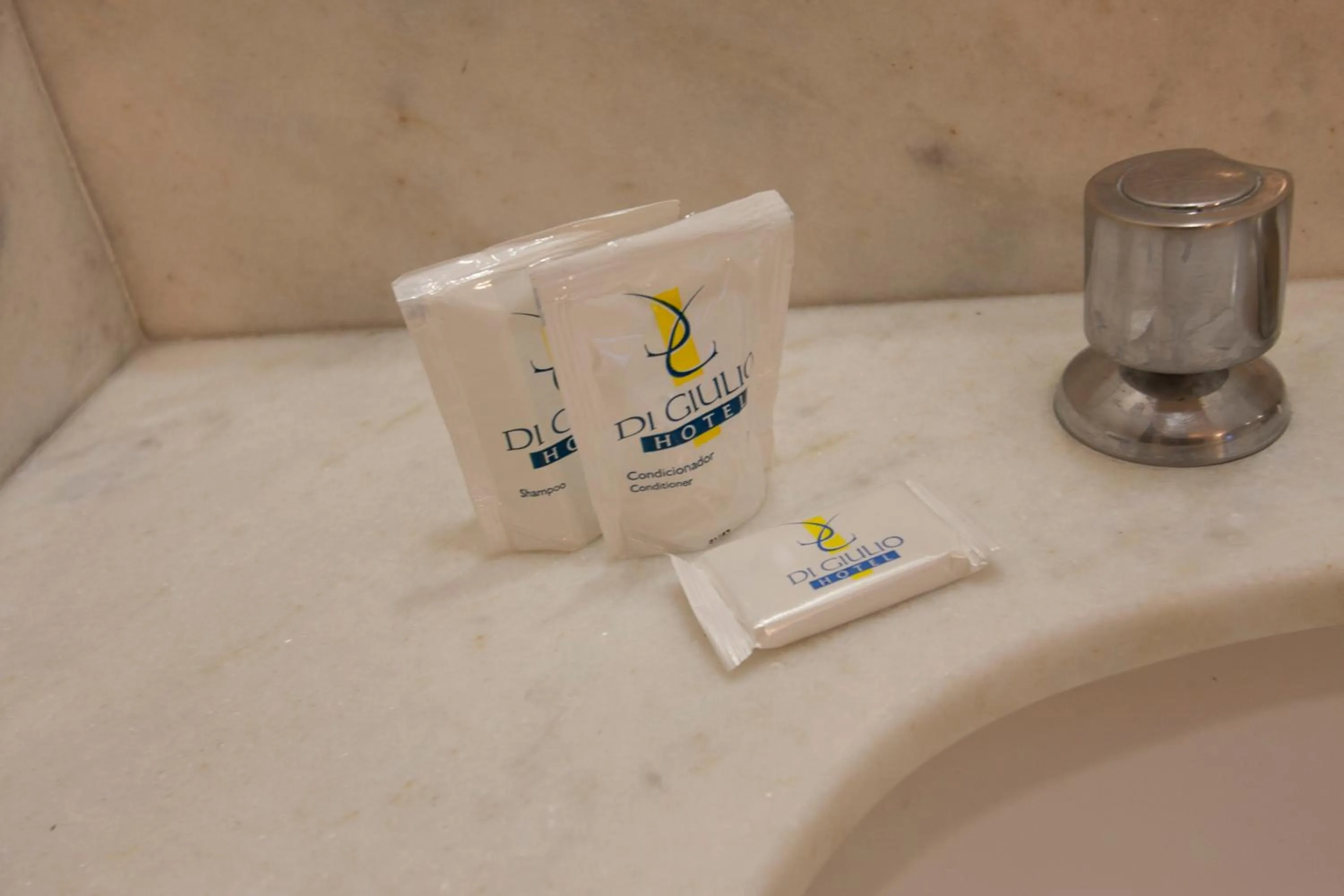 Bathroom in Di Giulio Hotel