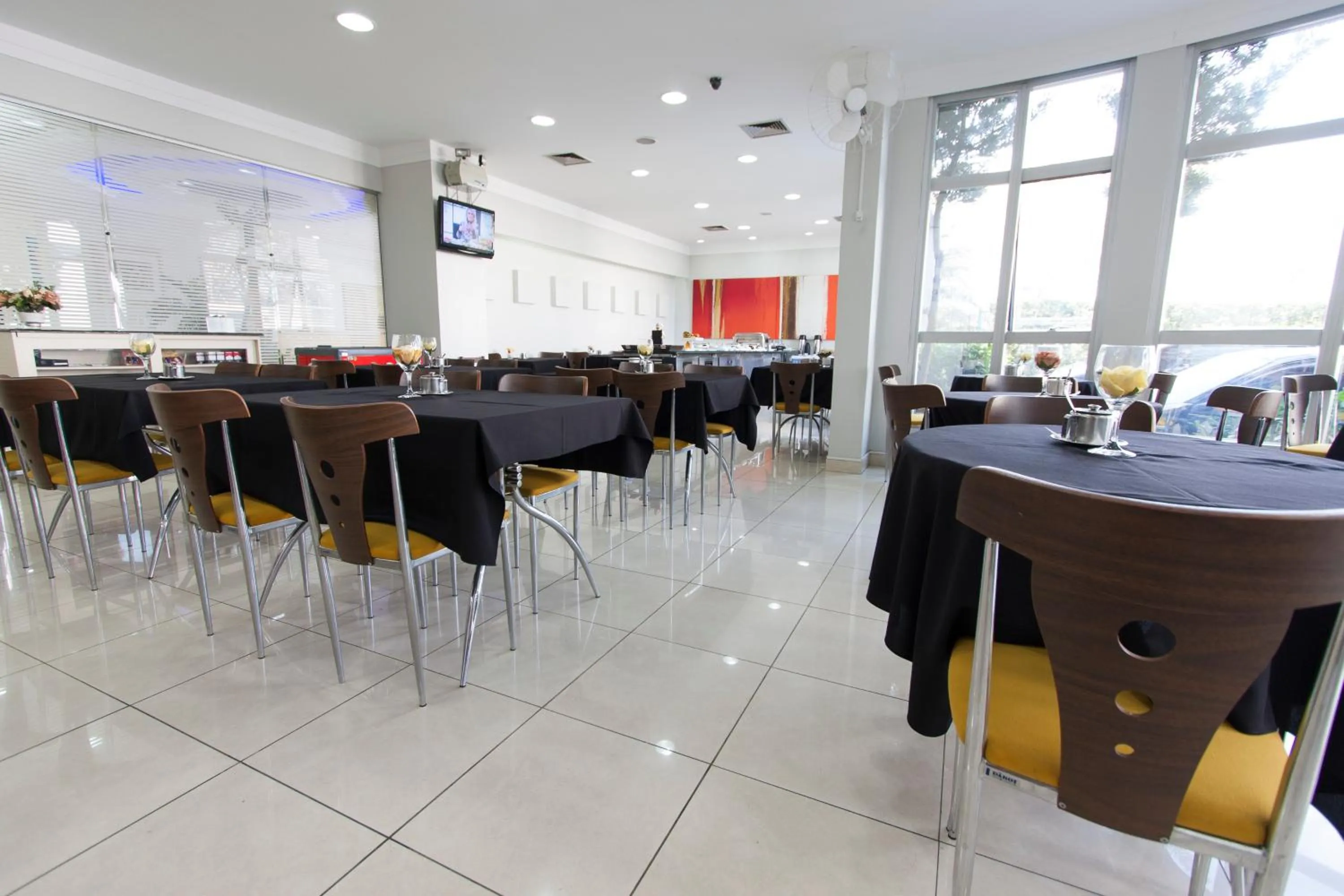 Restaurant/places to eat in Di Giulio Hotel