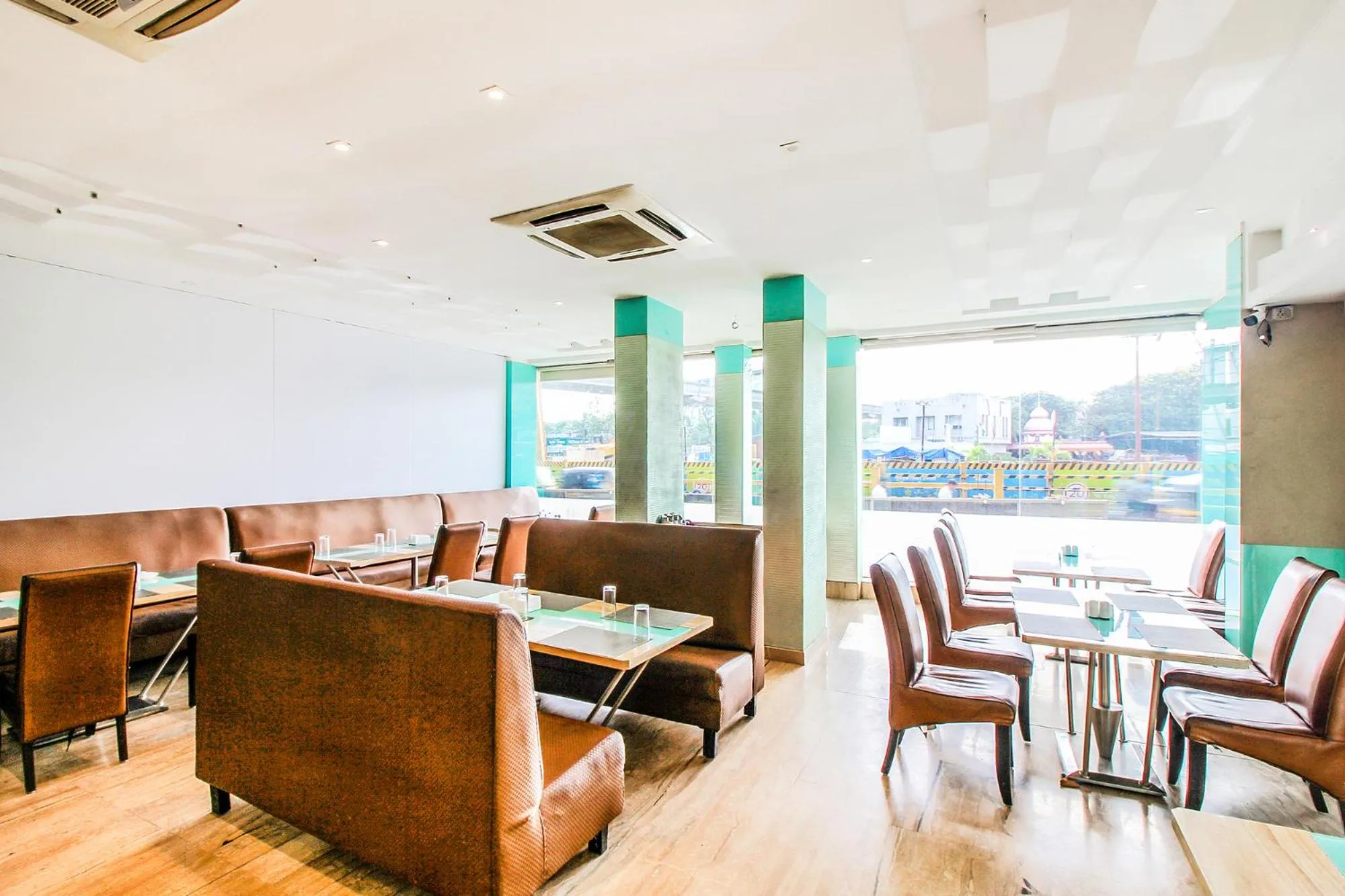 Restaurant/places to eat in FabHotel Sahar Garden - Nr Mumbai International Airport