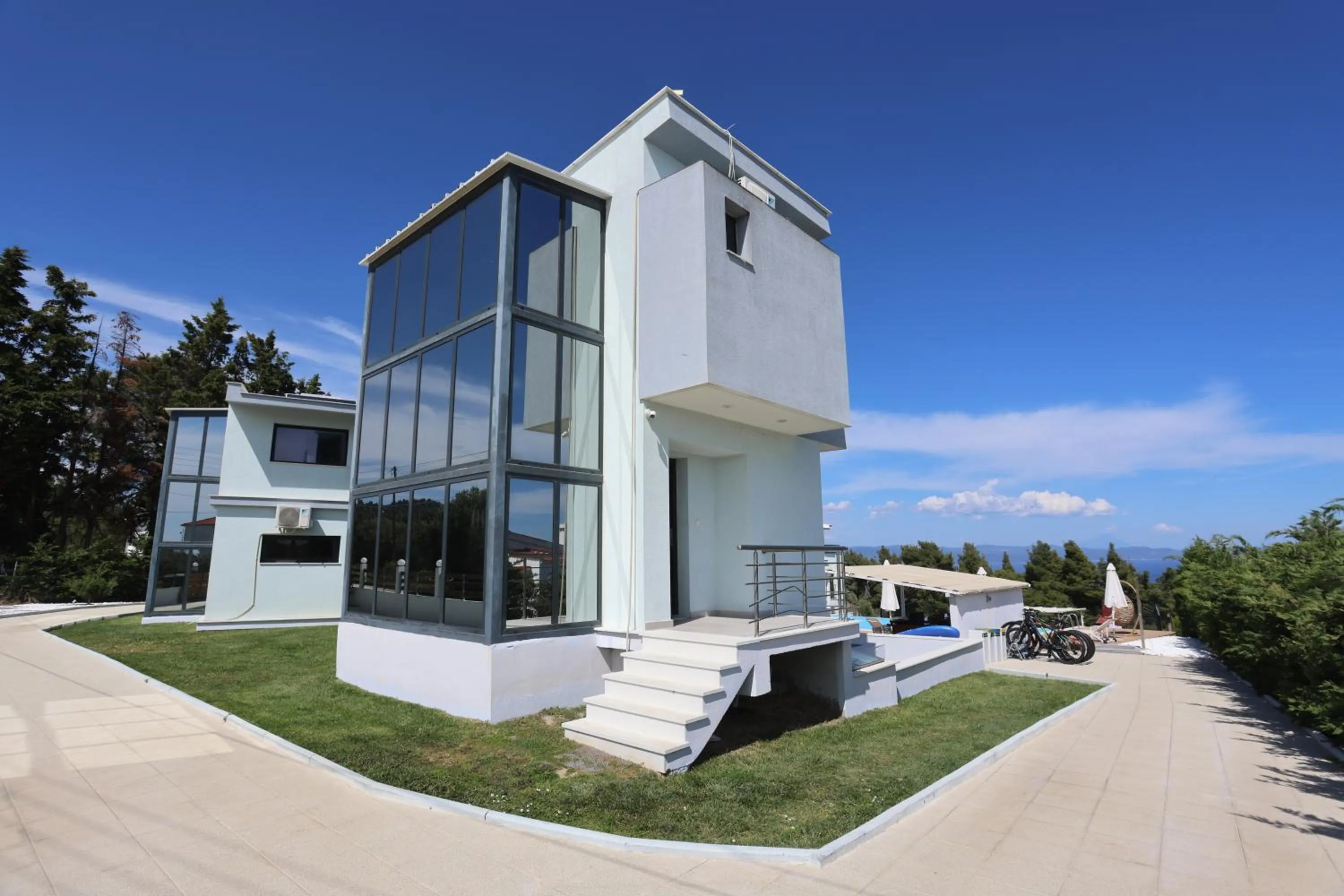 Property building in Blue Avenue