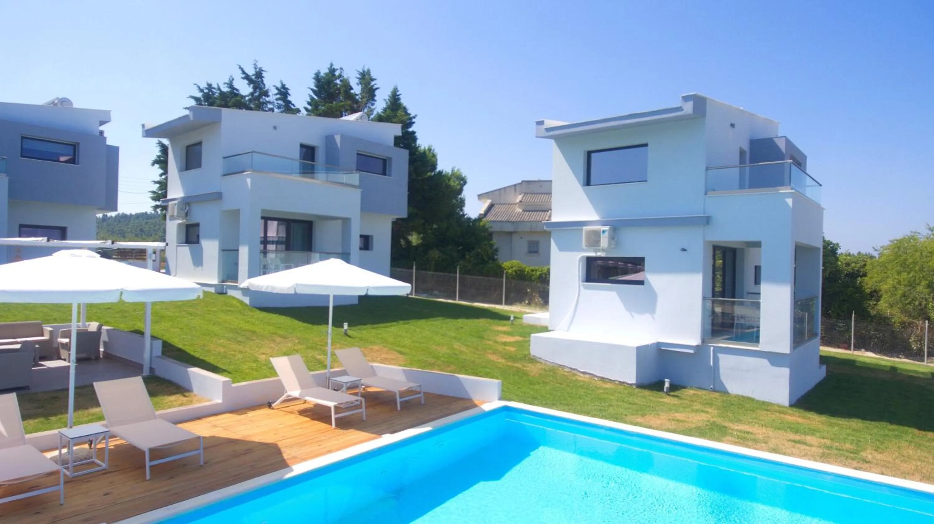 Garden view in Blue Avenue