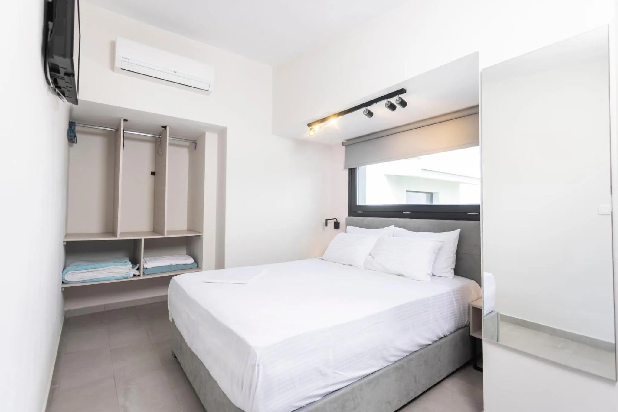 Bedroom, Bed in Blue Avenue