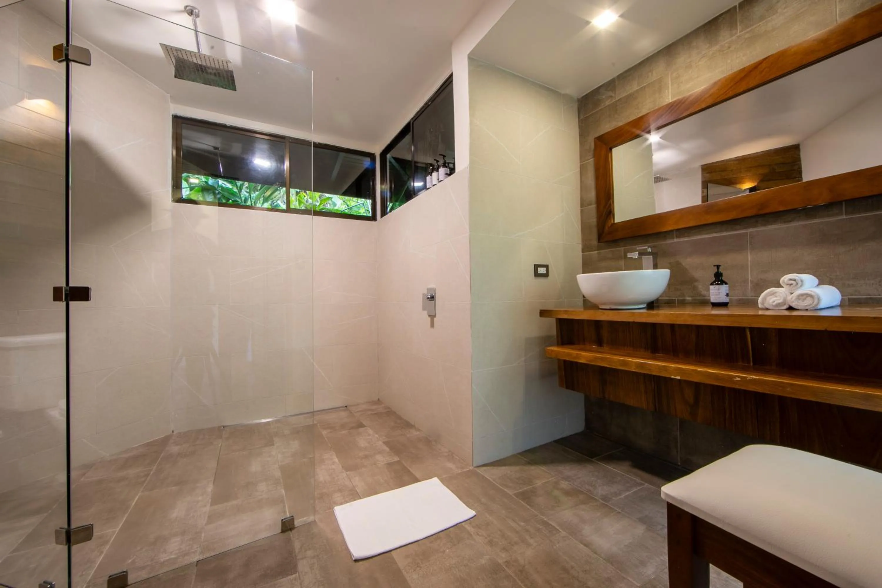 Shower in Chachagua Rainforest Hotel & Hot Springs