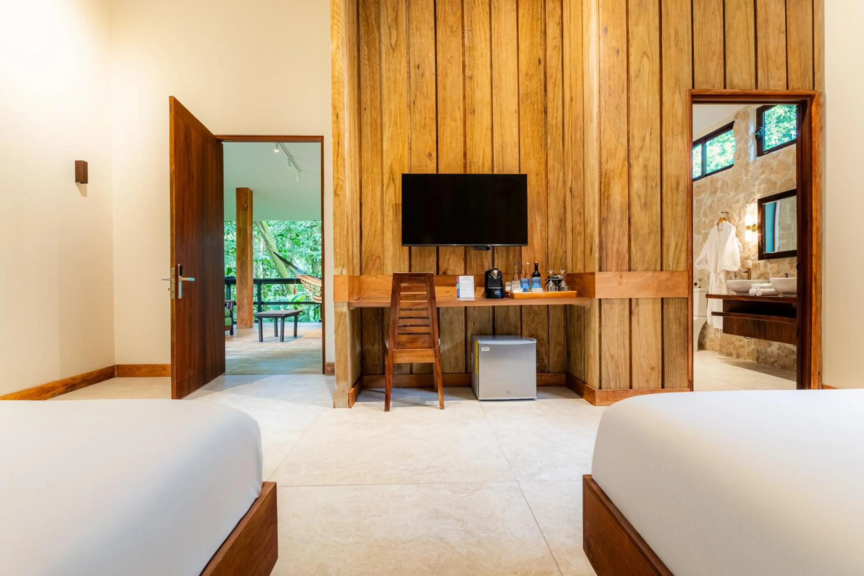 TV and multimedia, Bed in Chachagua Rainforest Hotel & Hot Springs