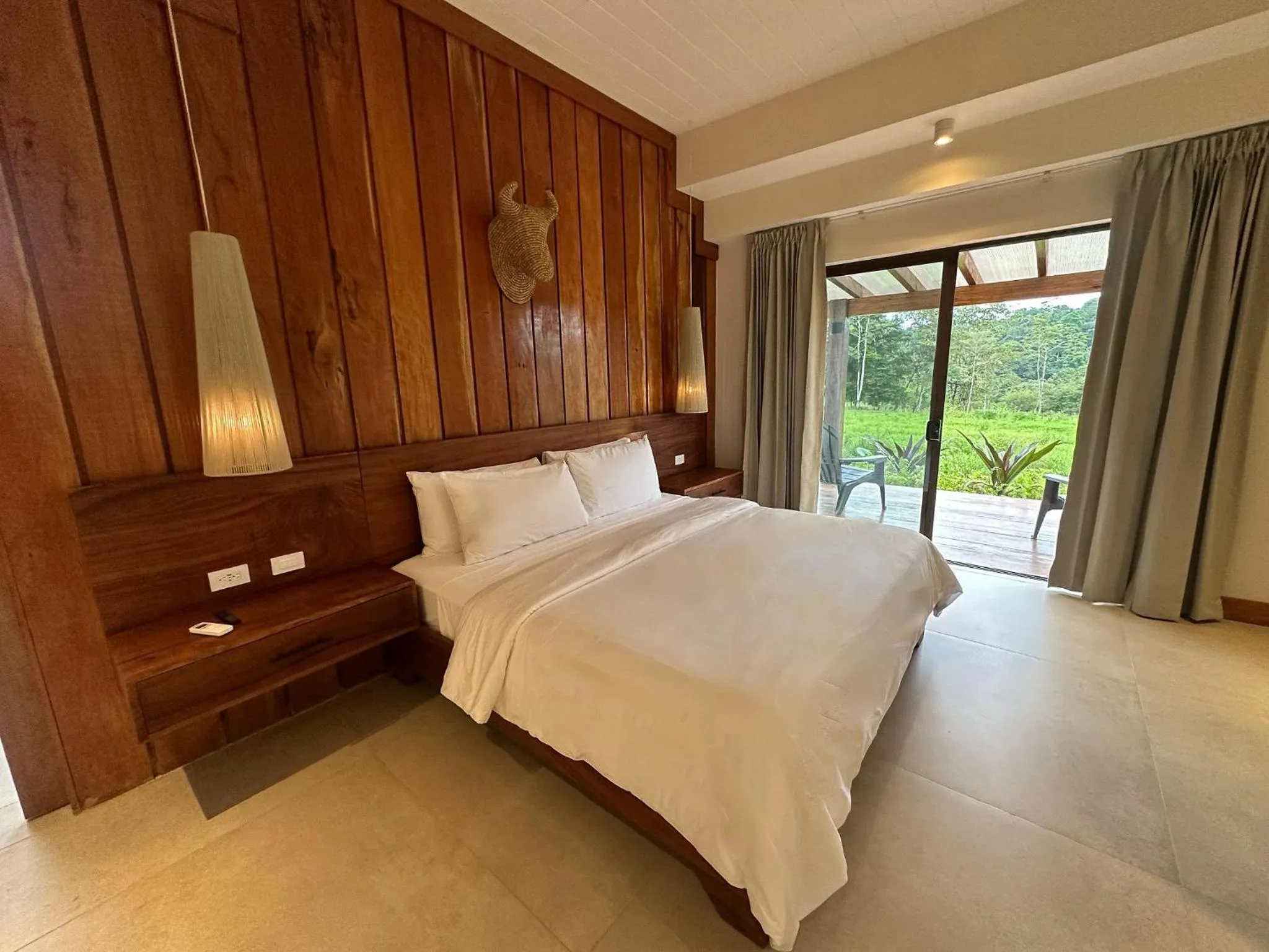 Bed in Chachagua Rainforest Hotel & Hot Springs