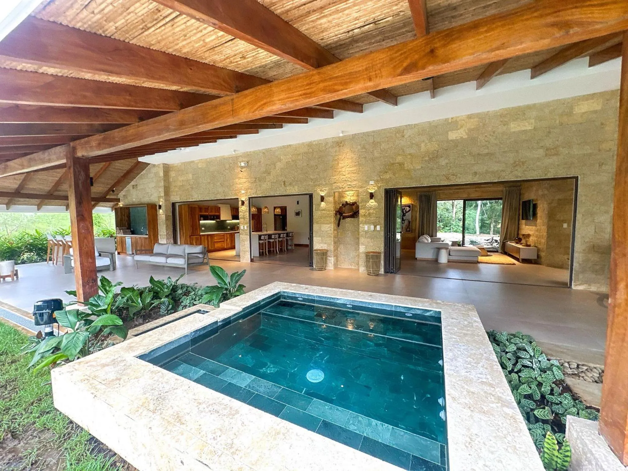 Hot Tub in Chachagua Rainforest Hotel & Hot Springs