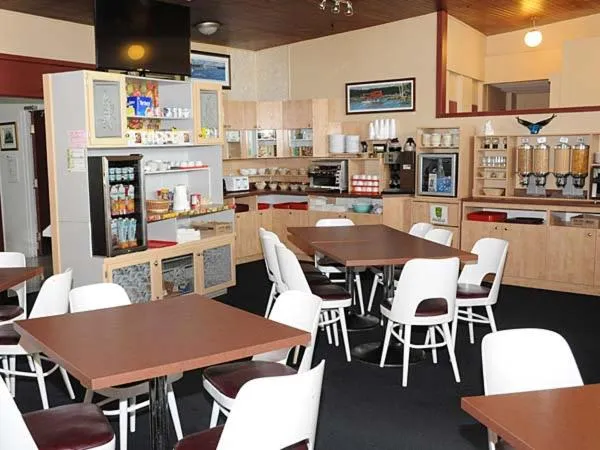Restaurant/places to eat in Motel Roberval