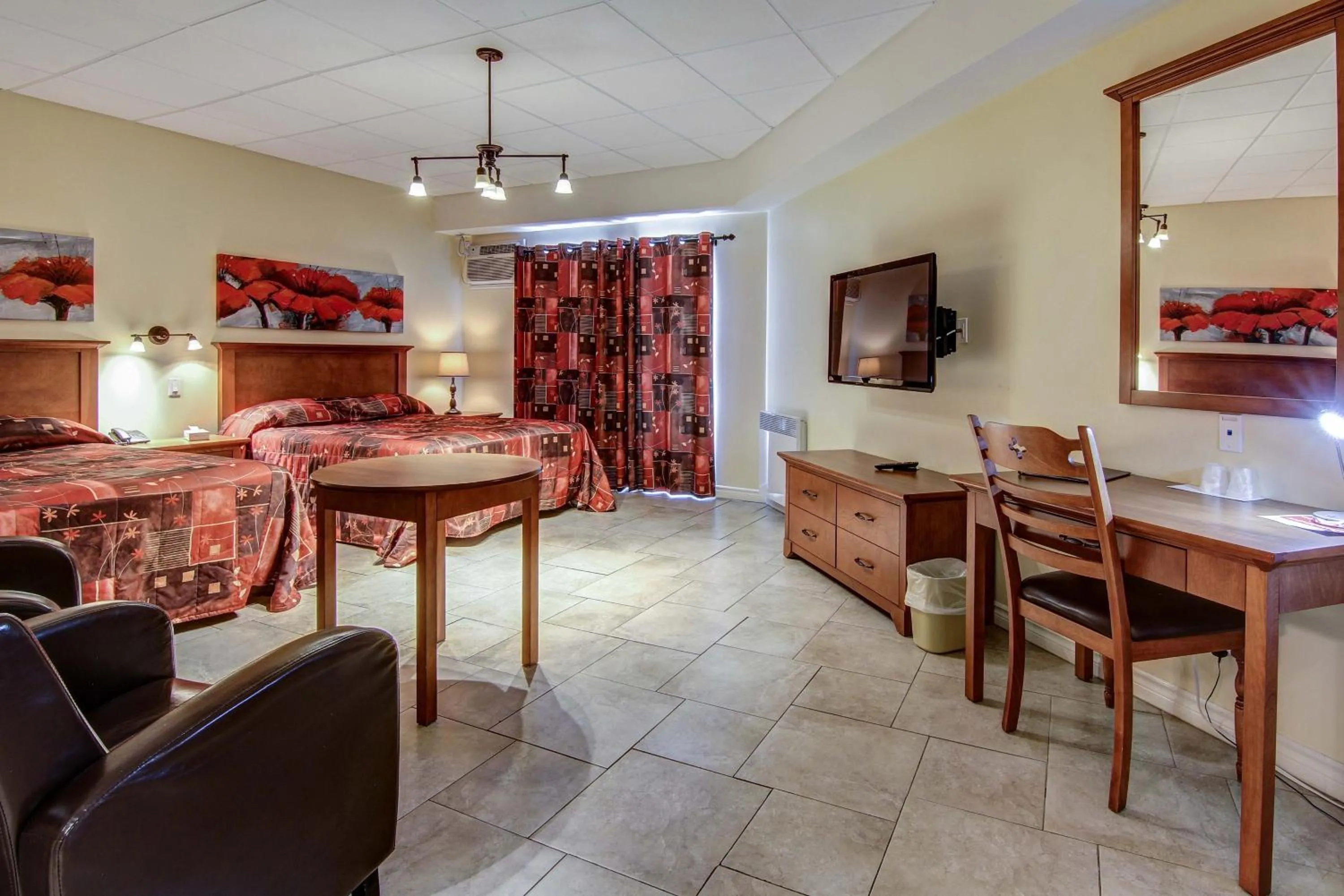 TV and multimedia in Motel Roberval