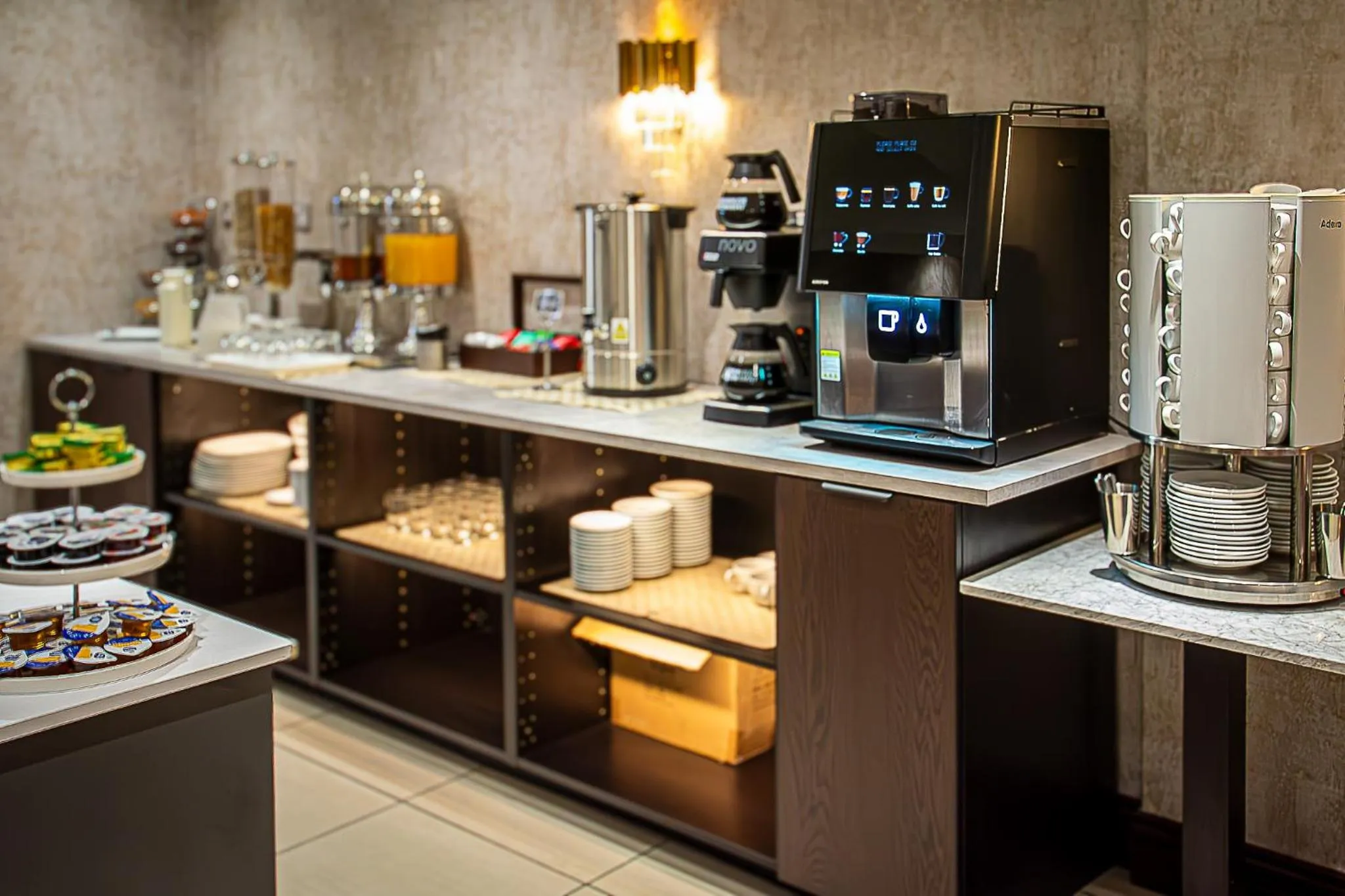 Restaurant/places to eat in Hyde Park International