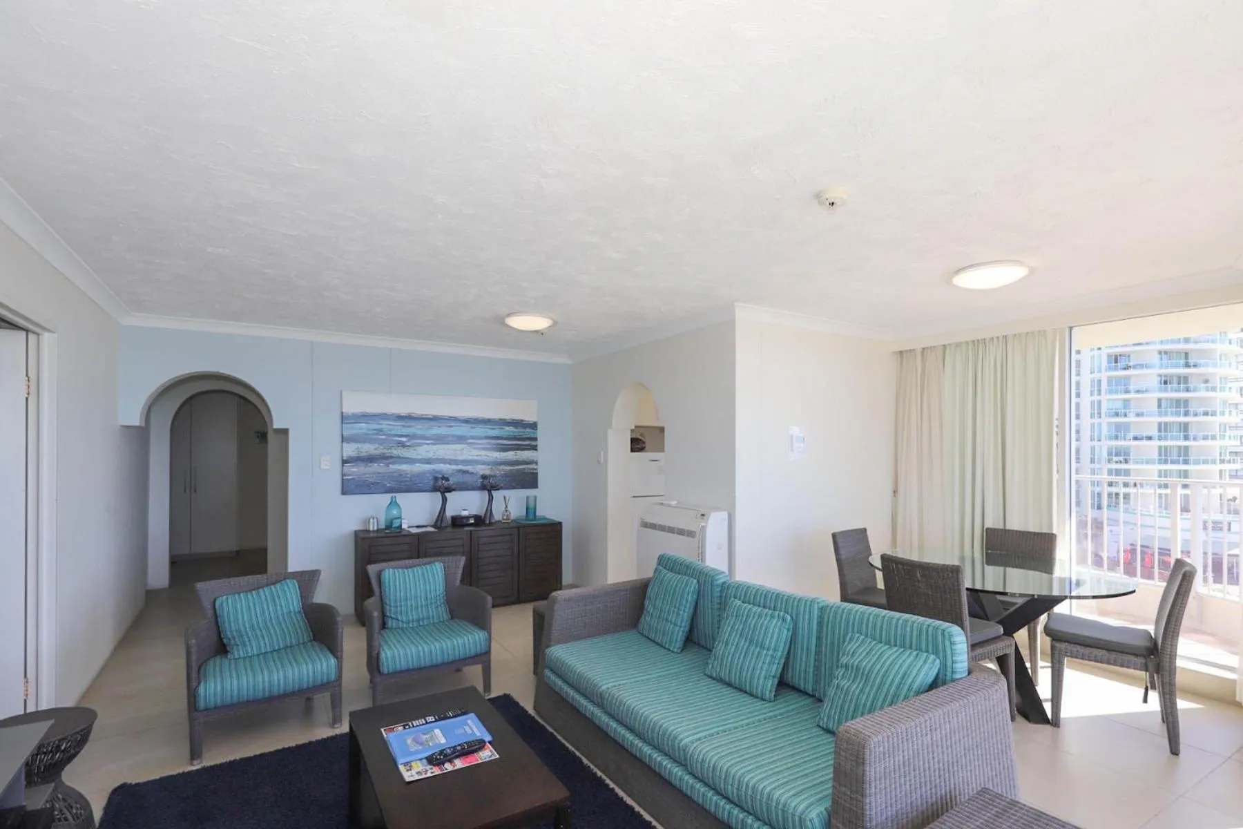 Living room in Beachside Tower Apartments