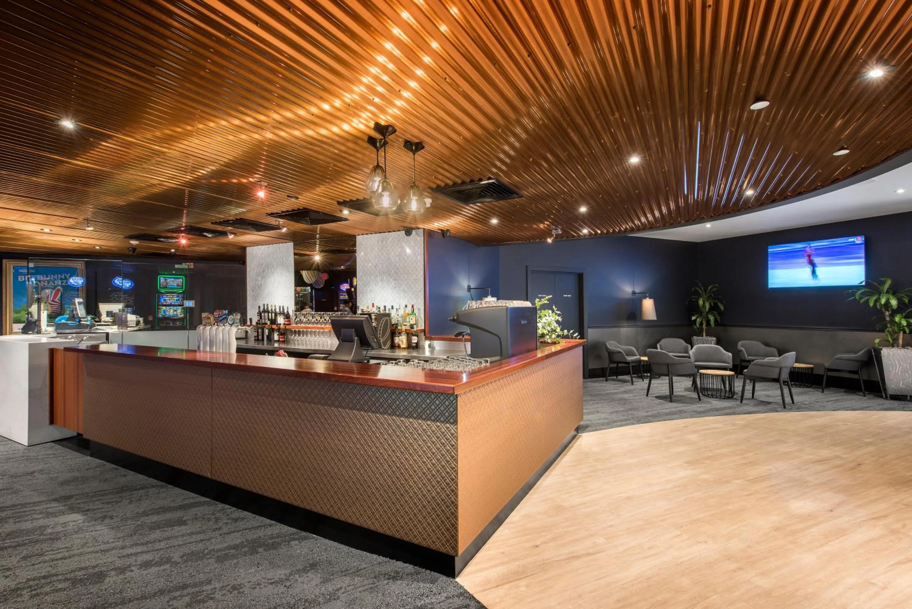 Area and facilities in Lakes Hotel