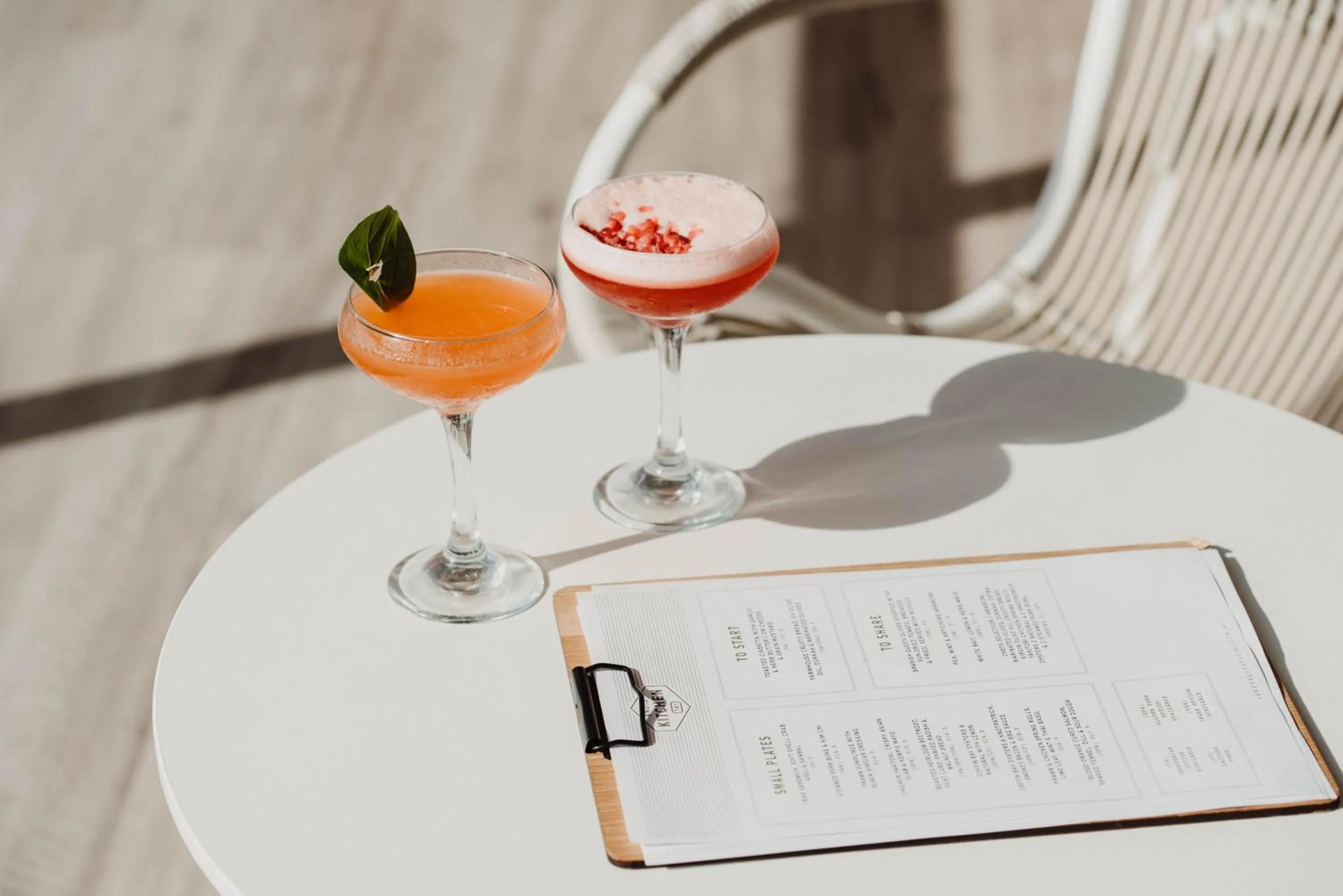 Lounge or bar in Lakes Hotel