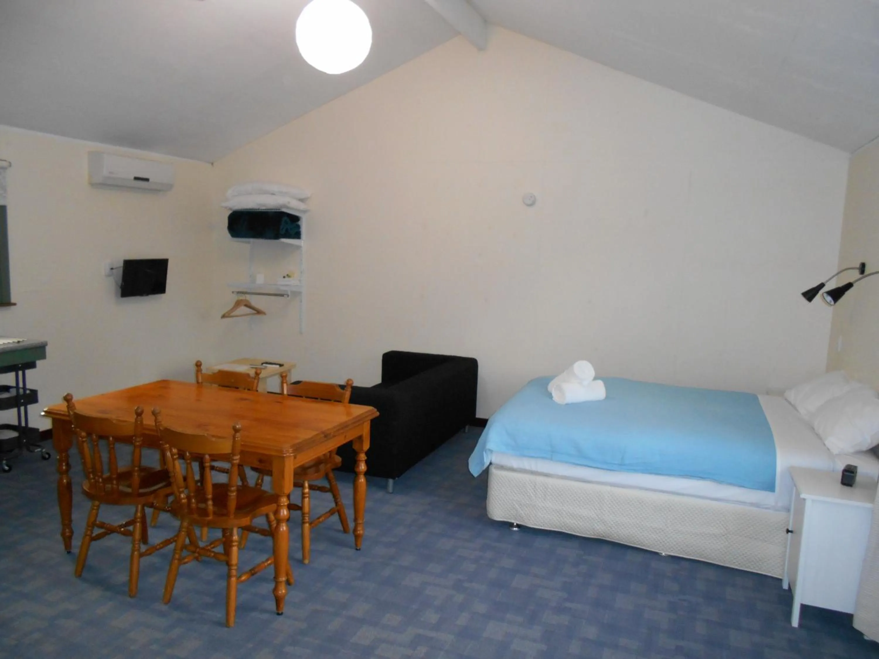 Bedroom, Bed in Chalets on Stoneville