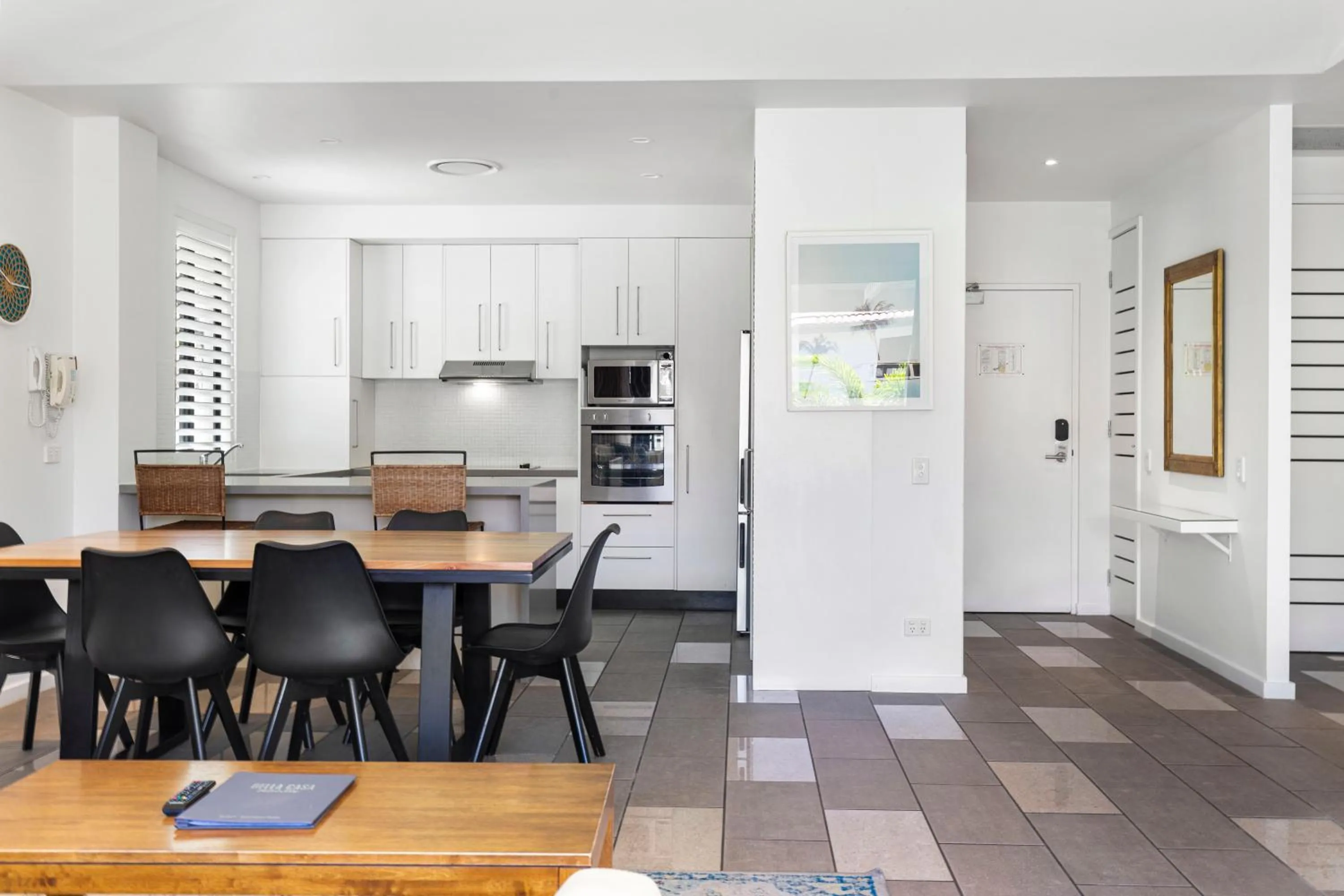 Kitchen or kitchenette in Bella Casa Noosa